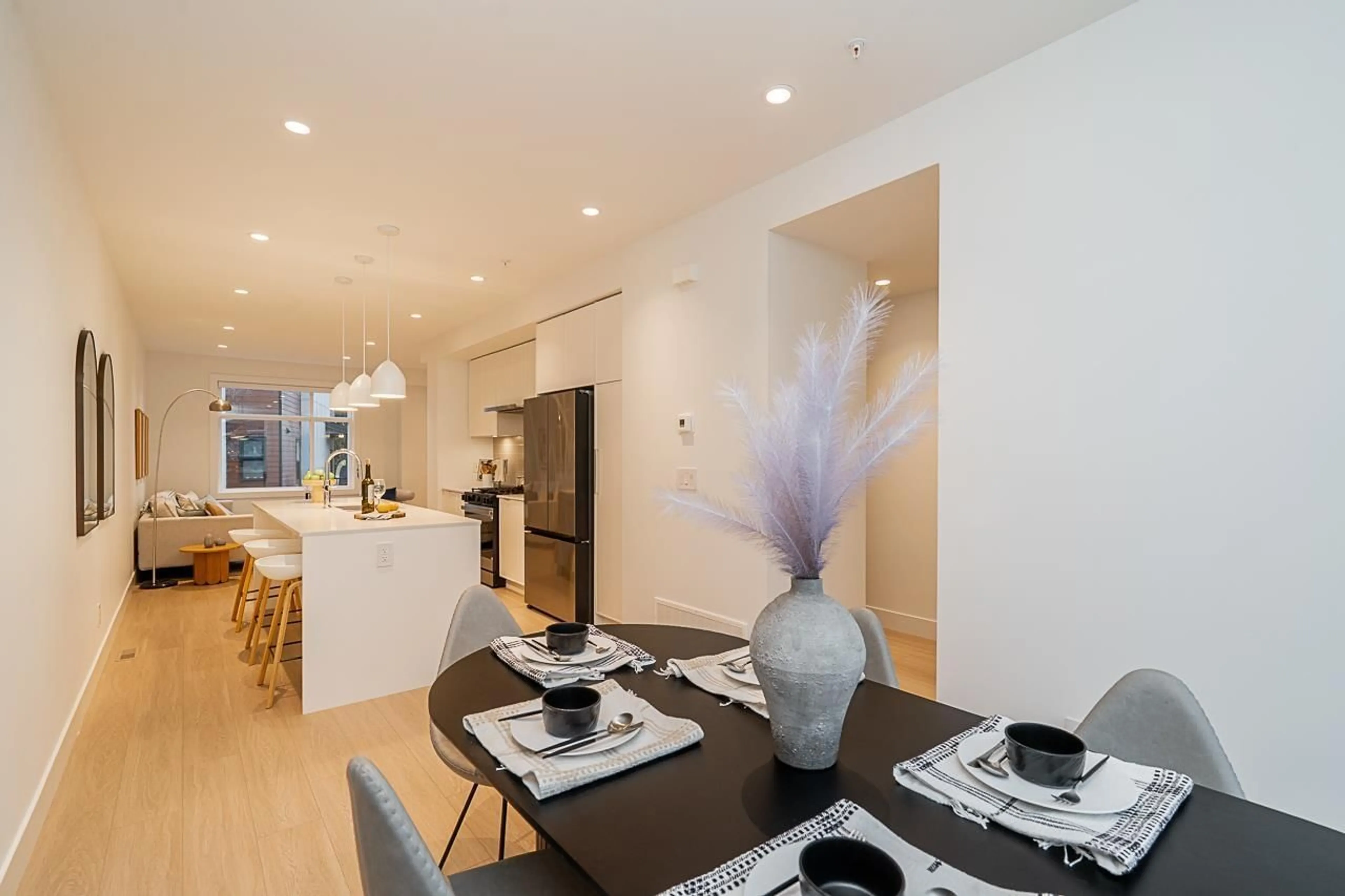 Open concept kitchen, unknown for 107 - 5330 198 STREET, Langley British Columbia V3A1G1