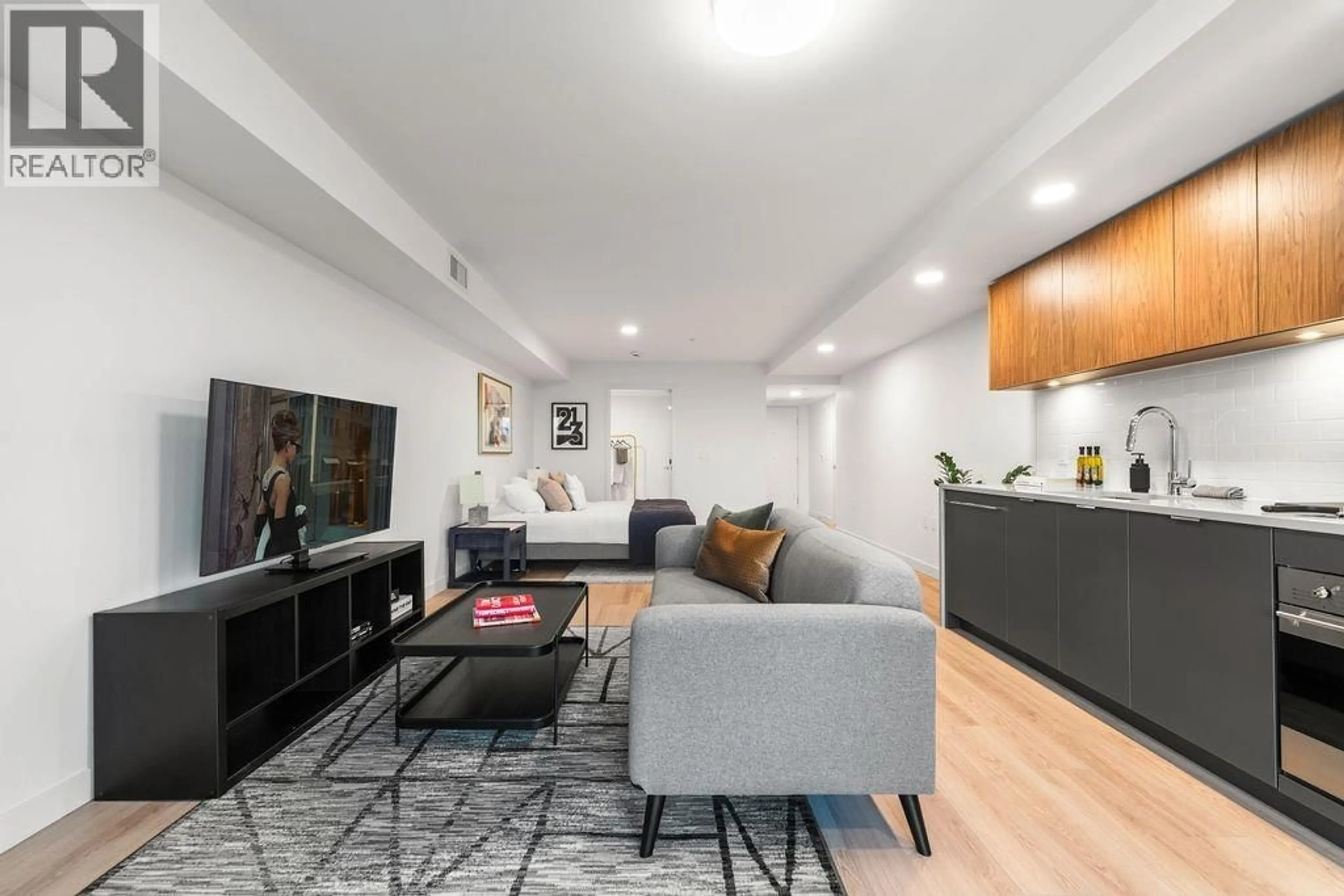 Living room with furniture, unknown for 307 - 2419 GRANT STREET, Vancouver British Columbia V5K3G5