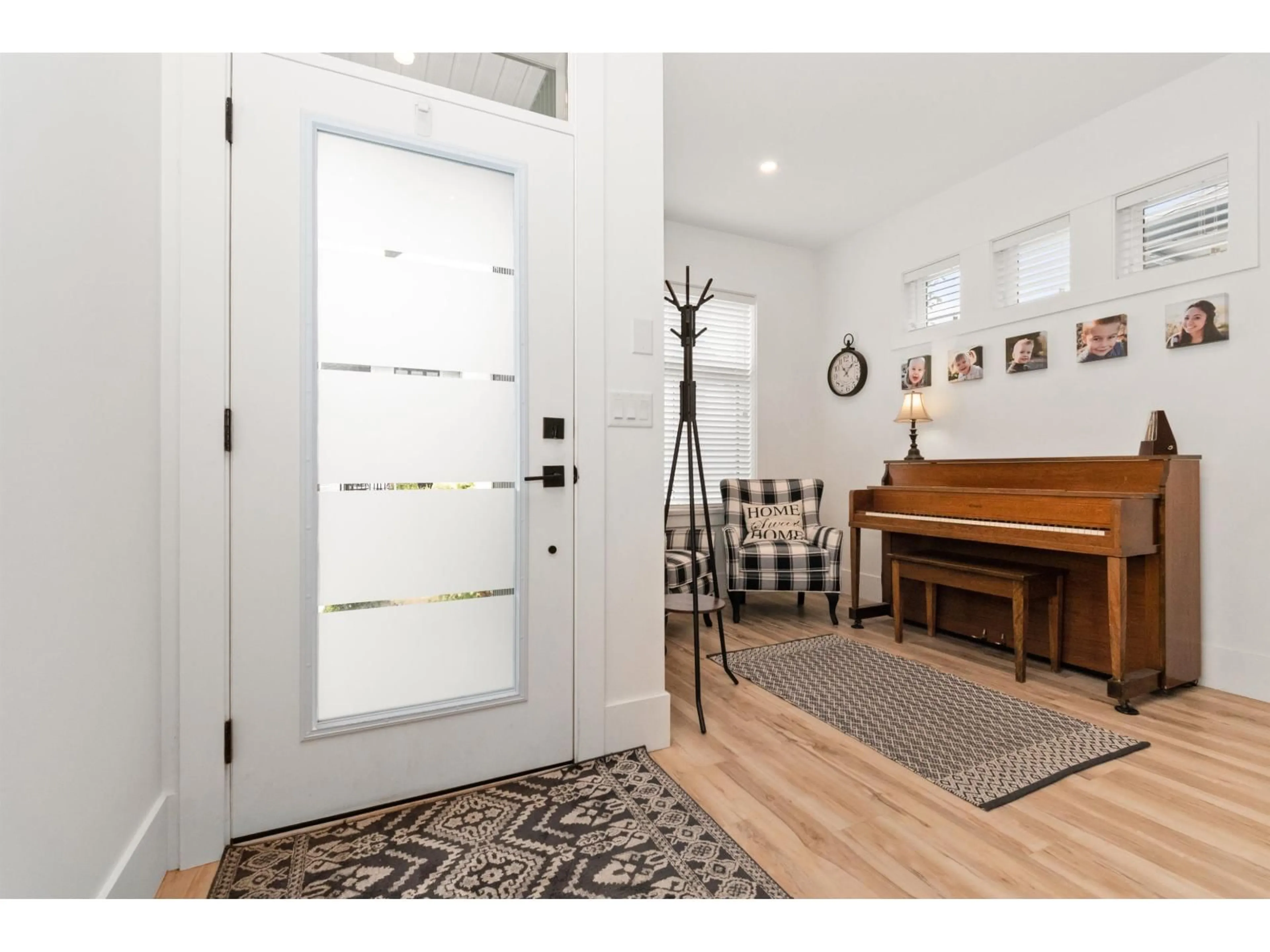 Indoor entryway for 36 - 46211 PROMONTORY ROAD, Chilliwack British Columbia V2R6E4