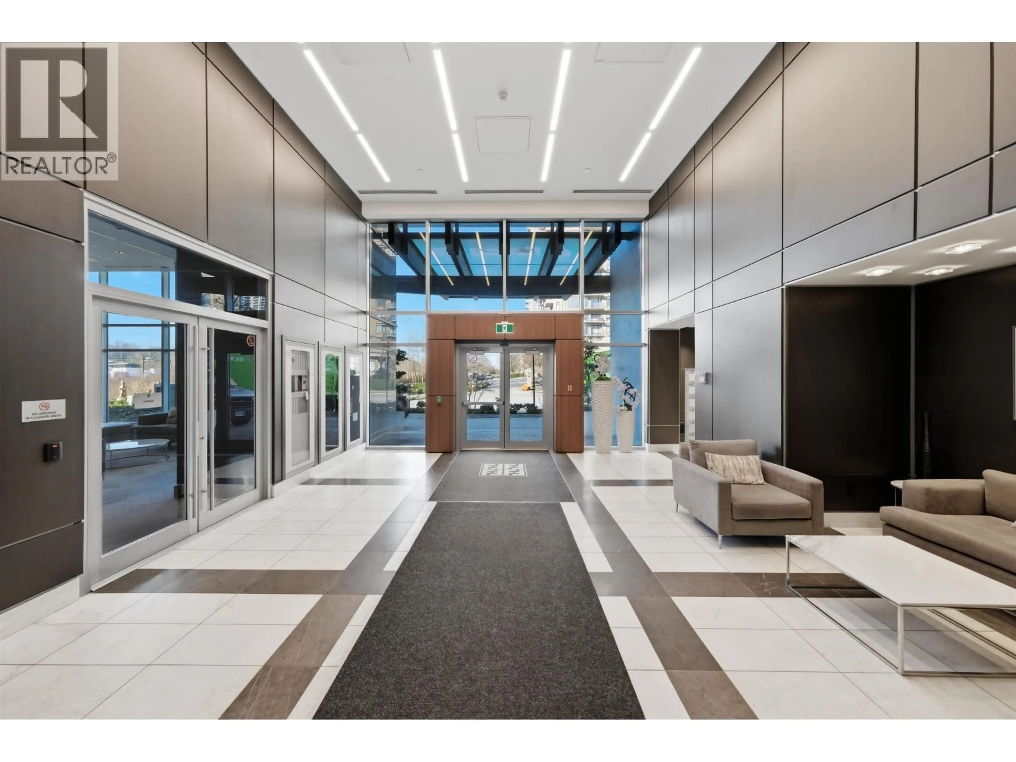 Indoor foyer for 406 - 2388 MADISON AVENUE, Burnaby British Columbia V5C0K8