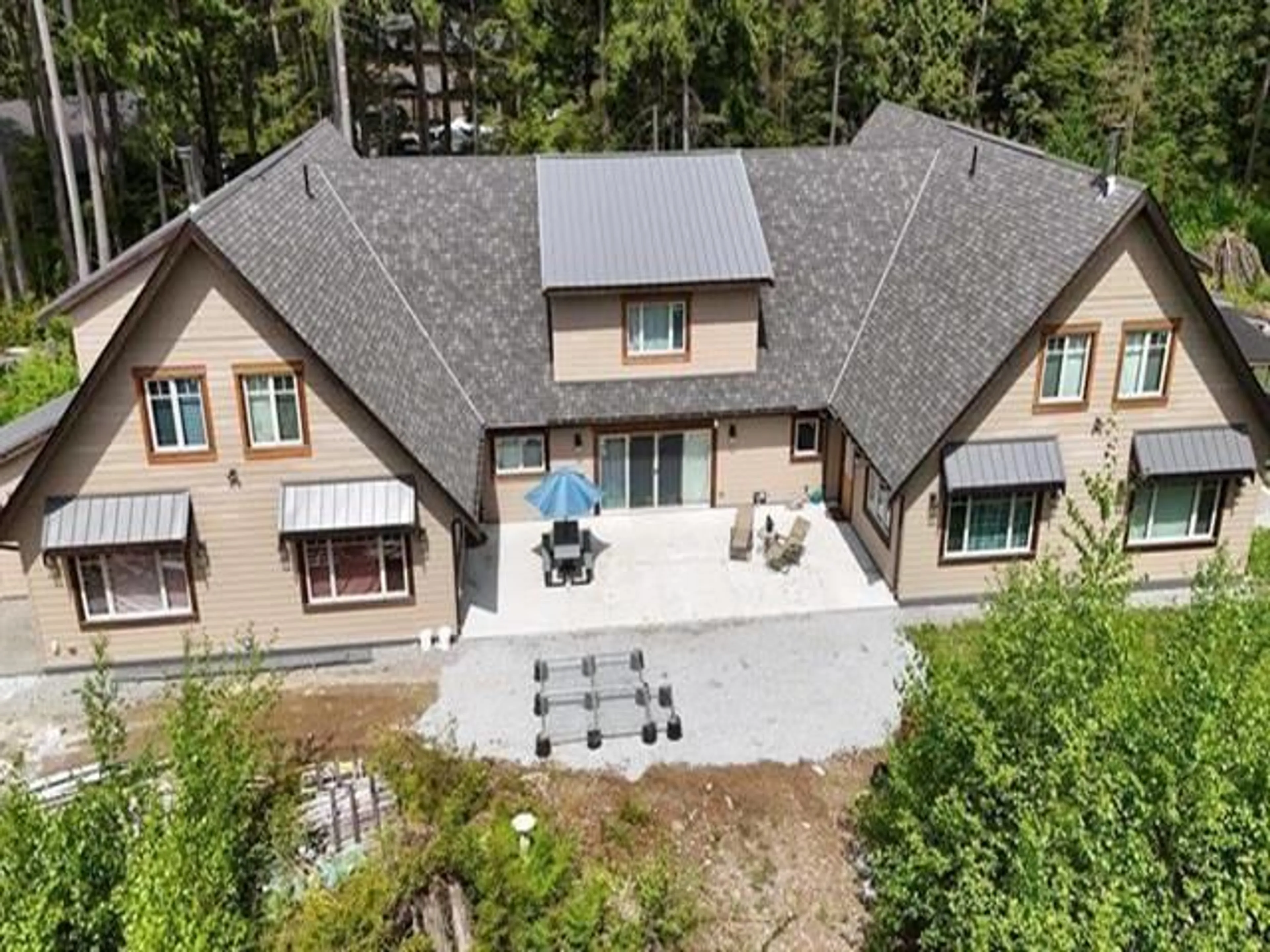 A pic from outside/outdoor area/front of a property/back of a property/a pic from drone, mountain view for 12702 CATHY CRESCENT, Mission British Columbia V4S1C8
