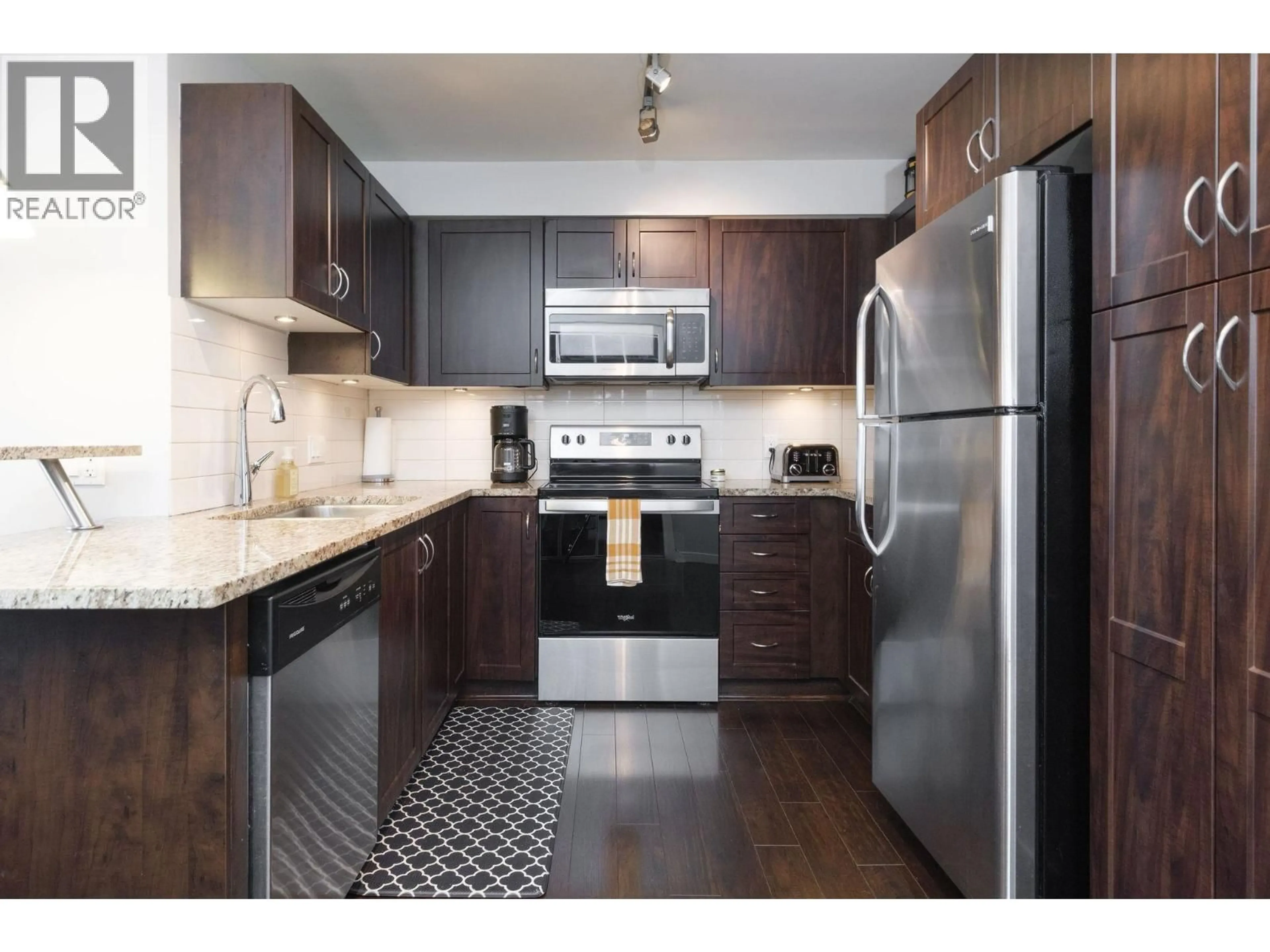 Standard kitchen, unknown for 306 - 2191 SHAUGHNESSY STREET, Port Coquitlam British Columbia V3C3C7