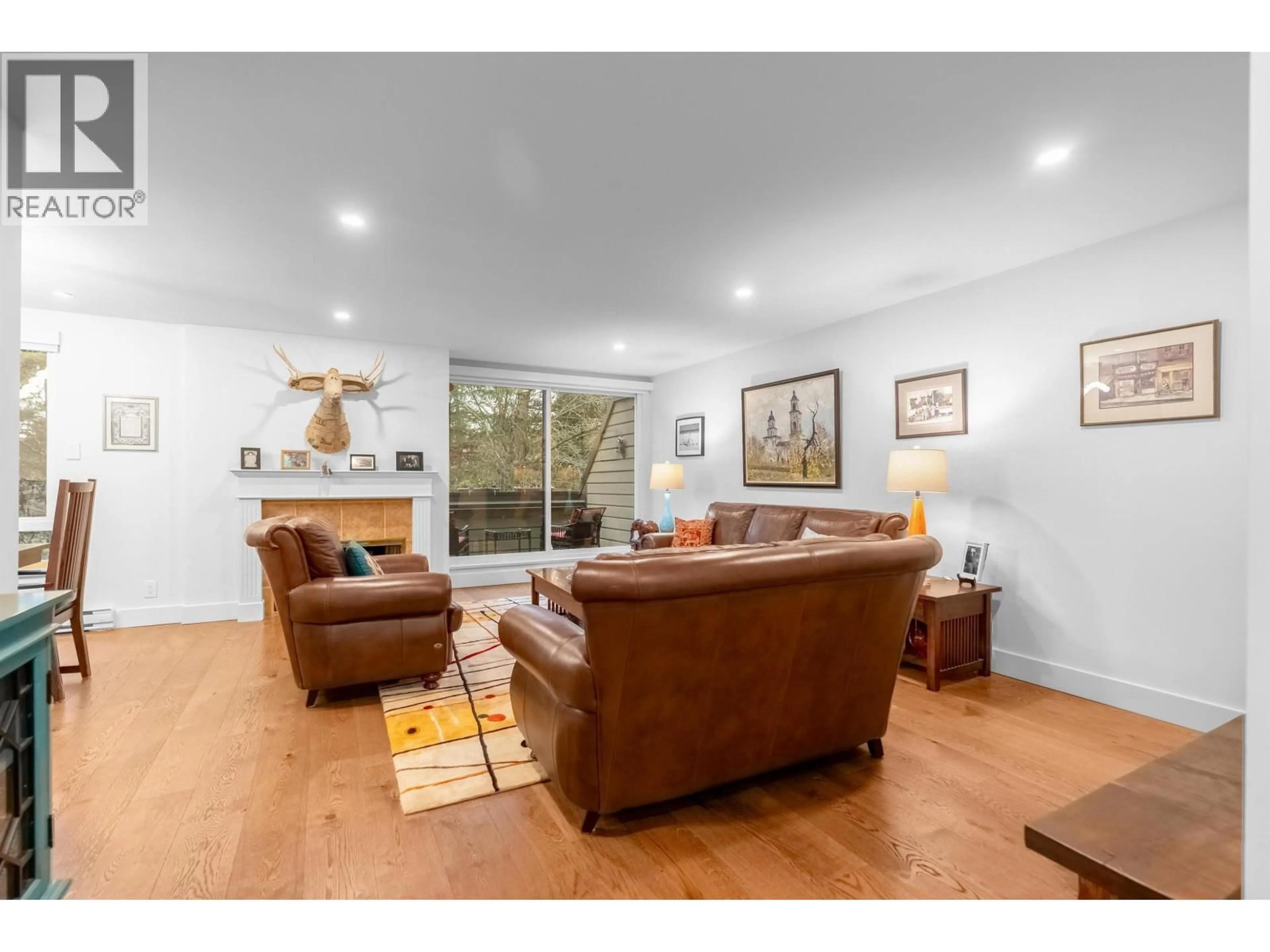 Living room with furniture, unknown for 3993 PARKWAY DRIVE, Vancouver British Columbia V6L3C9