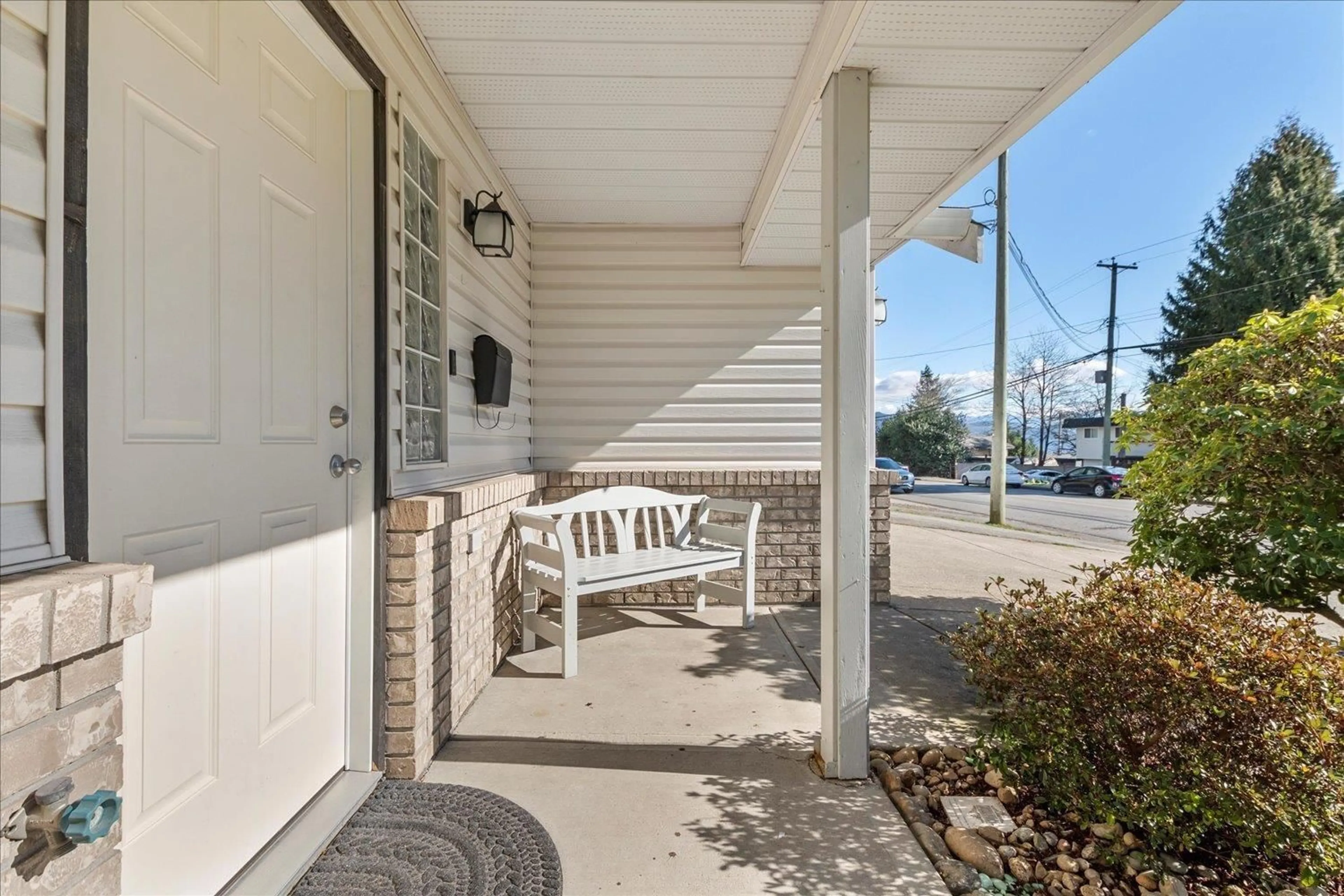 Patio, street for 32747 MCRAE AVENUE, Mission British Columbia V2V2L8