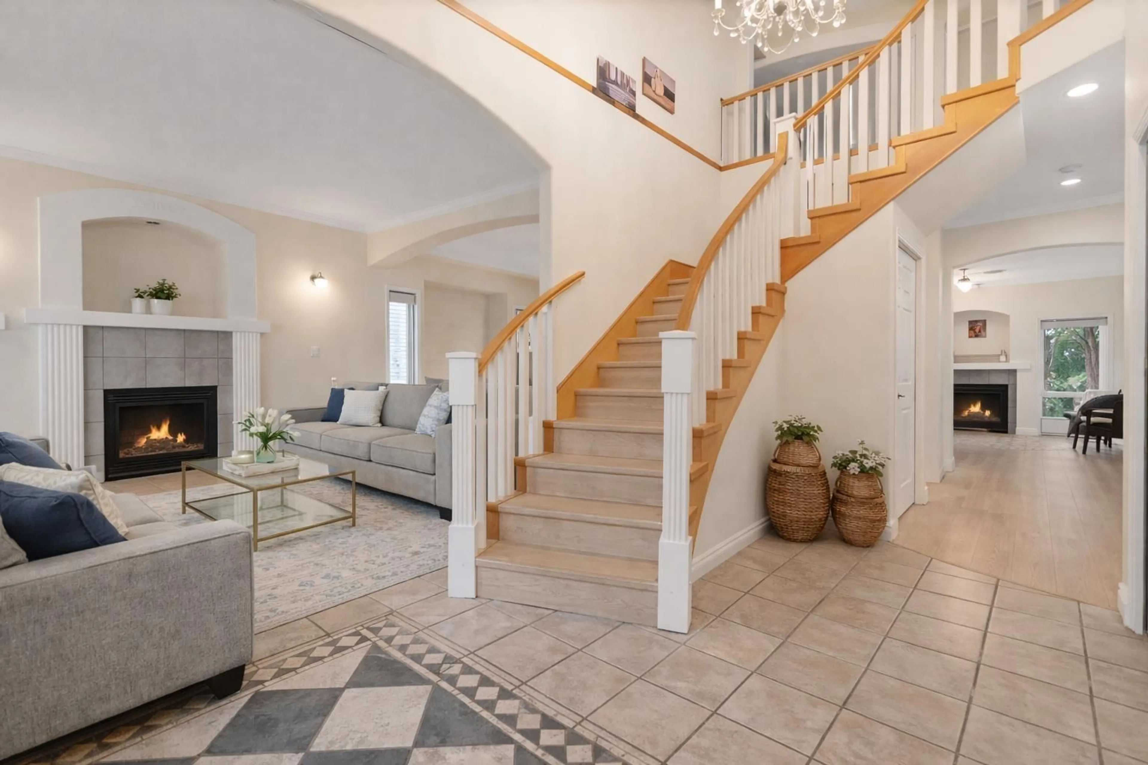 Indoor foyer for 8004 MELBURN DRIVE, Mission British Columbia V2V7B6