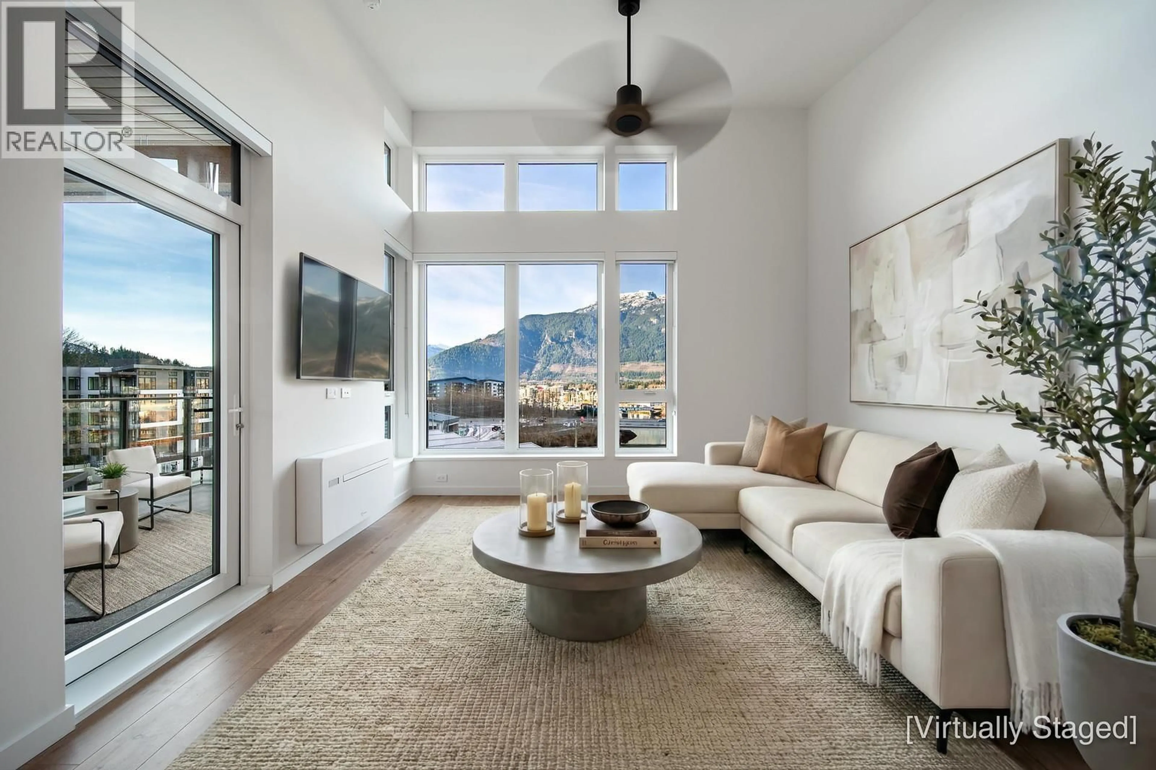 Living room with furniture, unknown for 611 - 1506 SCOTT CRESCENT, Squamish British Columbia V8B1G4