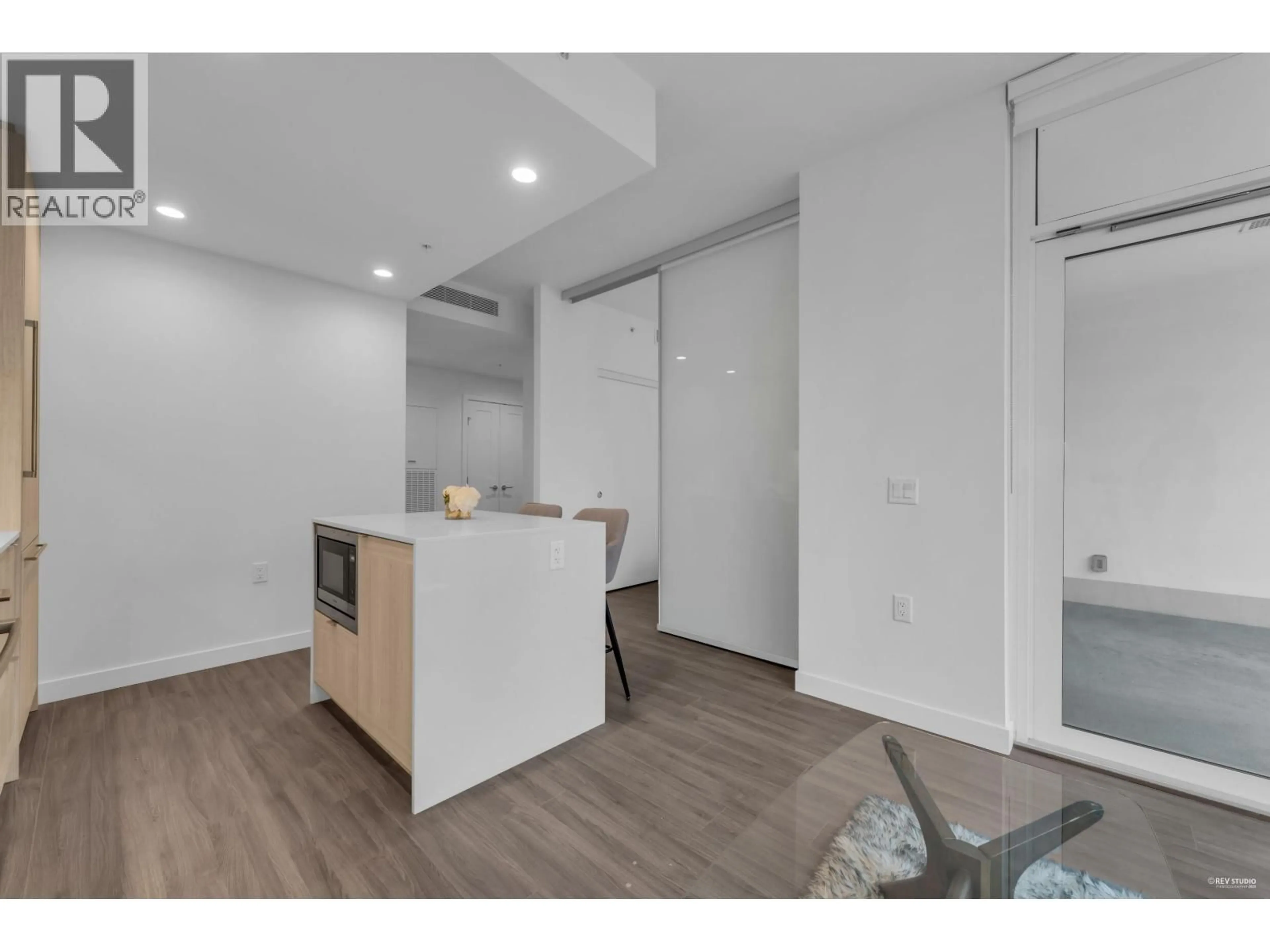 Unknown for 1807 - 2351 BETA AVENUE, Burnaby British Columbia V5C0M2