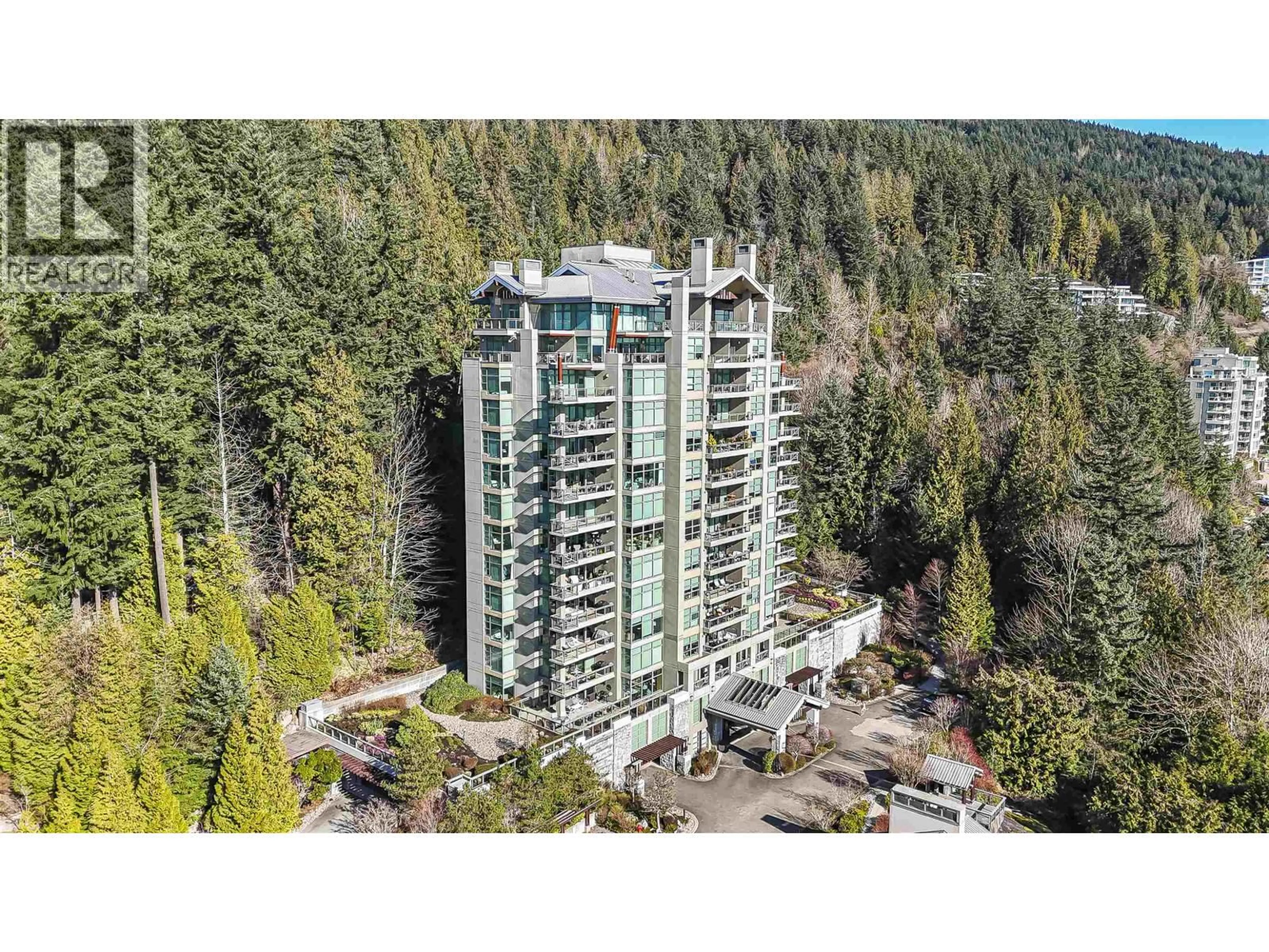 A pic from outside/outdoor area/front of a property/back of a property/a pic from drone, unknown for 1001 - 3315 CYPRESS PLACE, West Vancouver British Columbia V7S3J7
