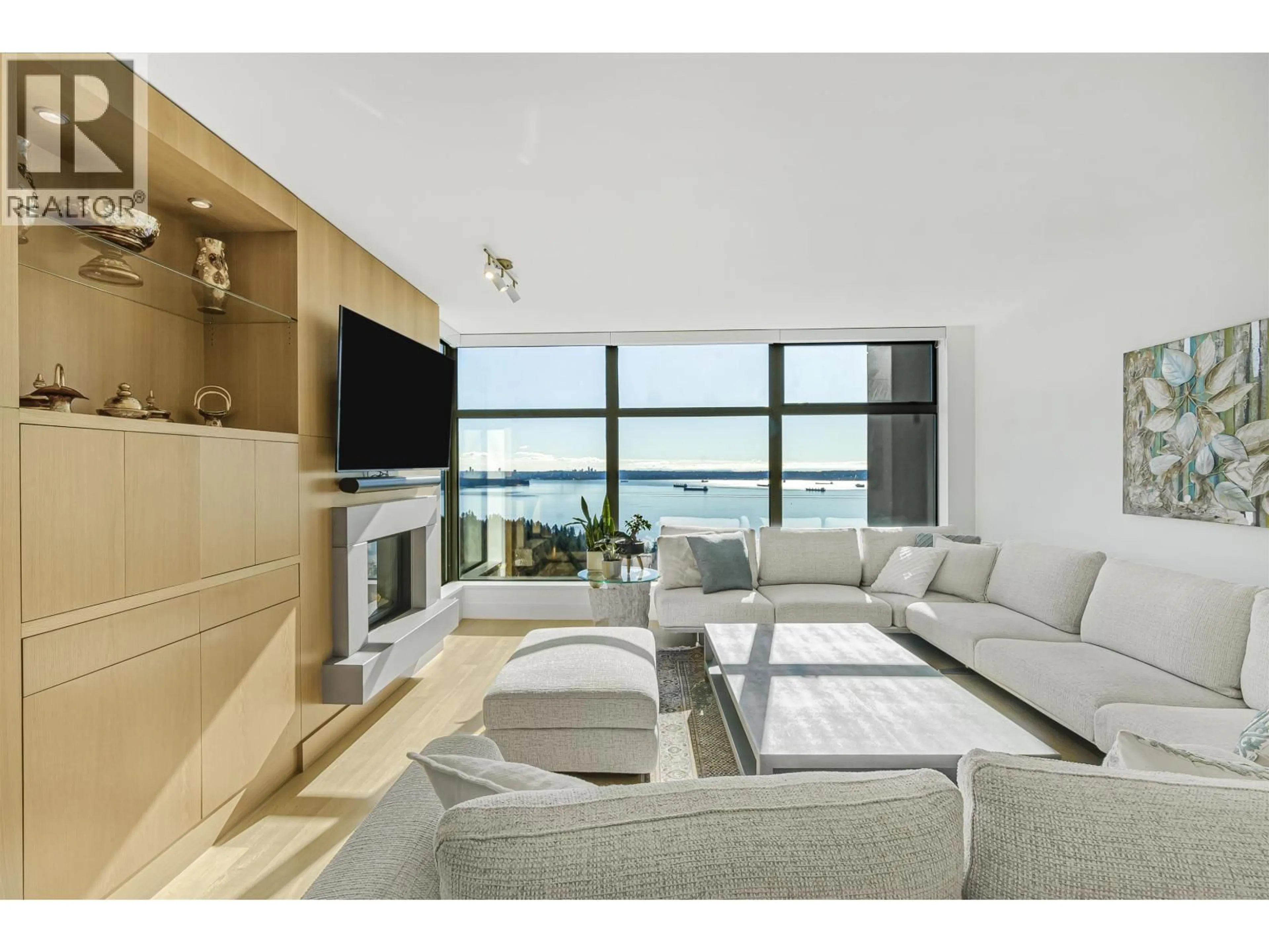 Living room with furniture, unknown for 1001 - 3315 CYPRESS PLACE, West Vancouver British Columbia V7S3J7