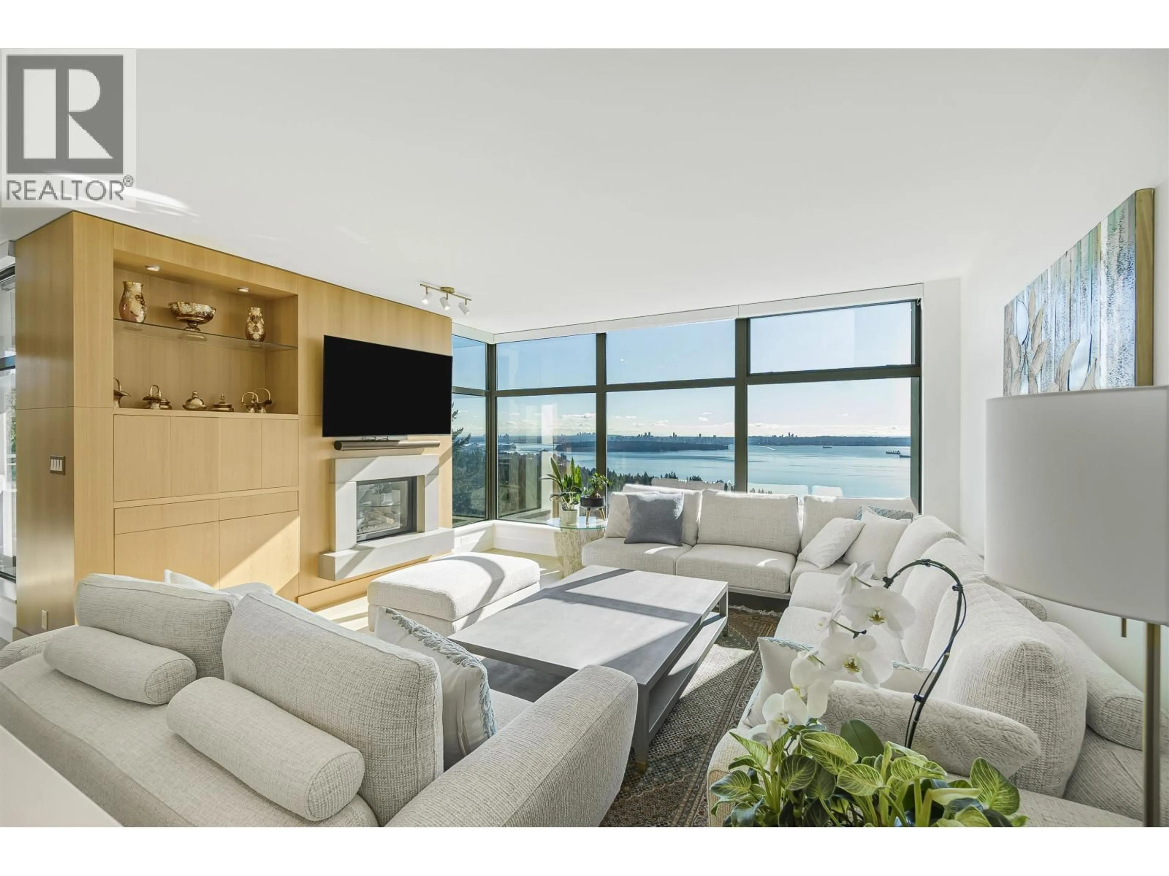 Living room with furniture, unknown for 1001 - 3315 CYPRESS PLACE, West Vancouver British Columbia V7S3J7