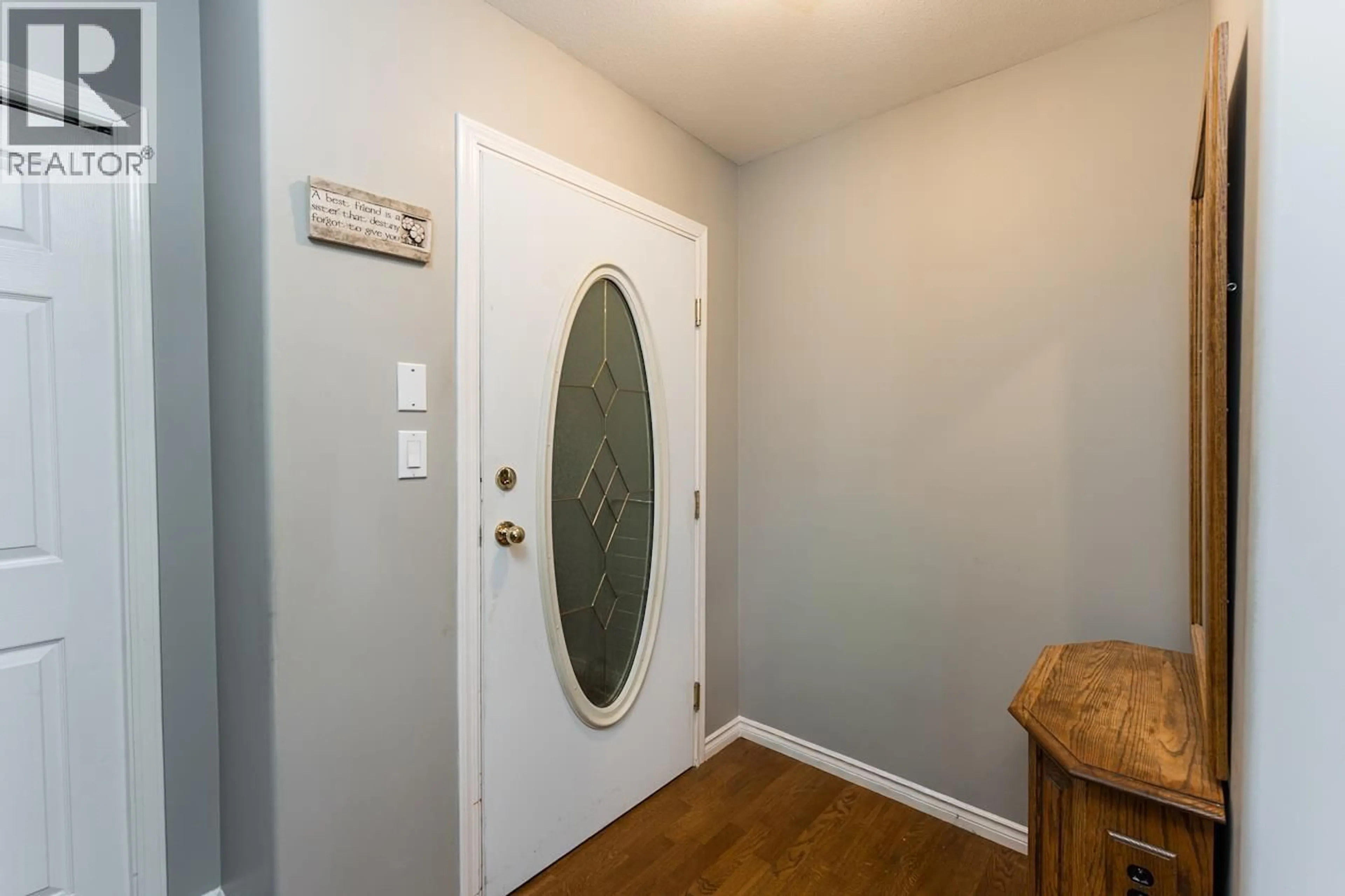 Indoor entryway for 101 - 7215 SOUTHRIDGE AVENUE, Prince George British Columbia V2N4Z3