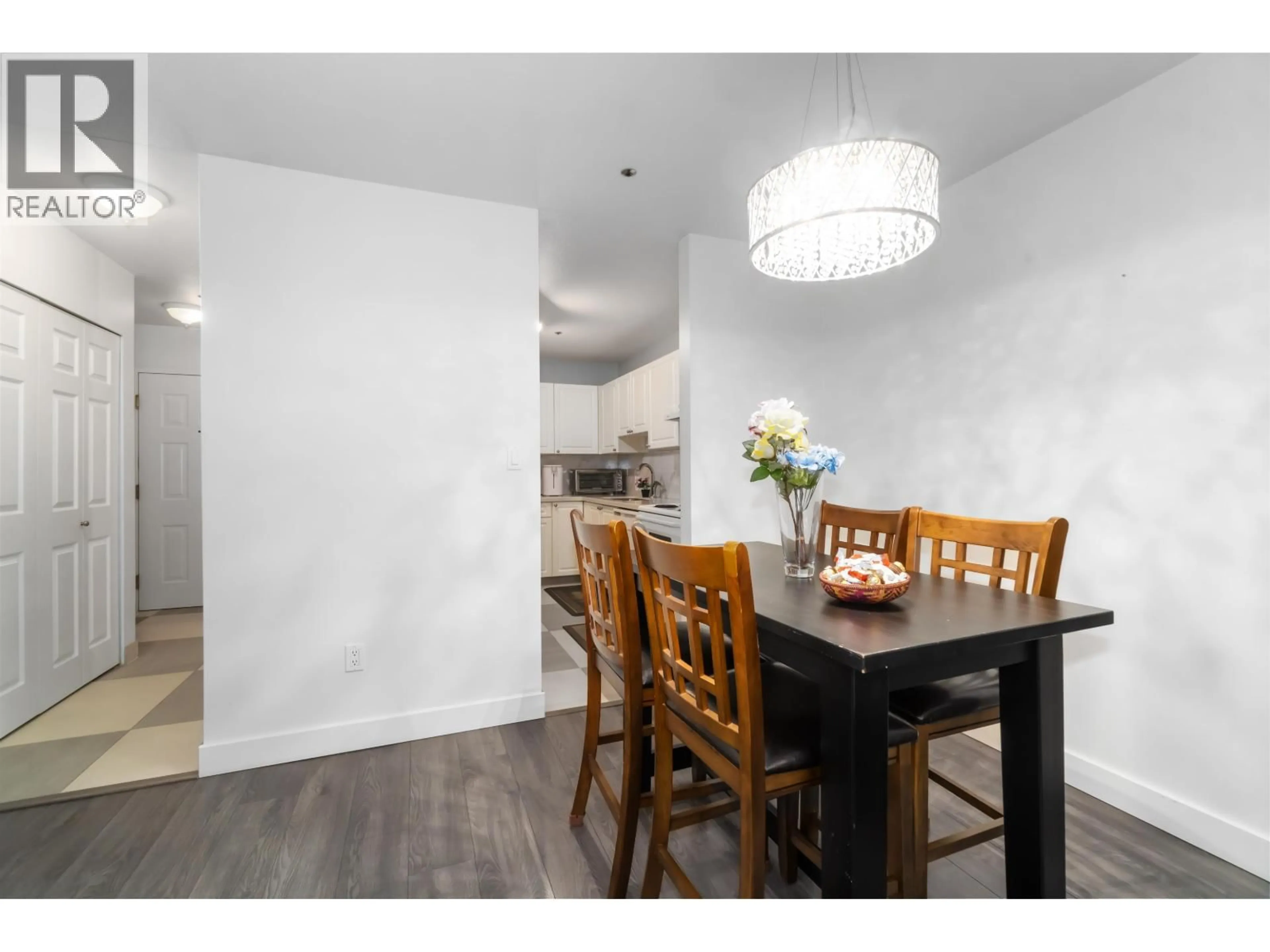 Dining room, wood/laminate floor for 502 - 1310 CARIBOO STREET, New Westminster British Columbia V3M1X2