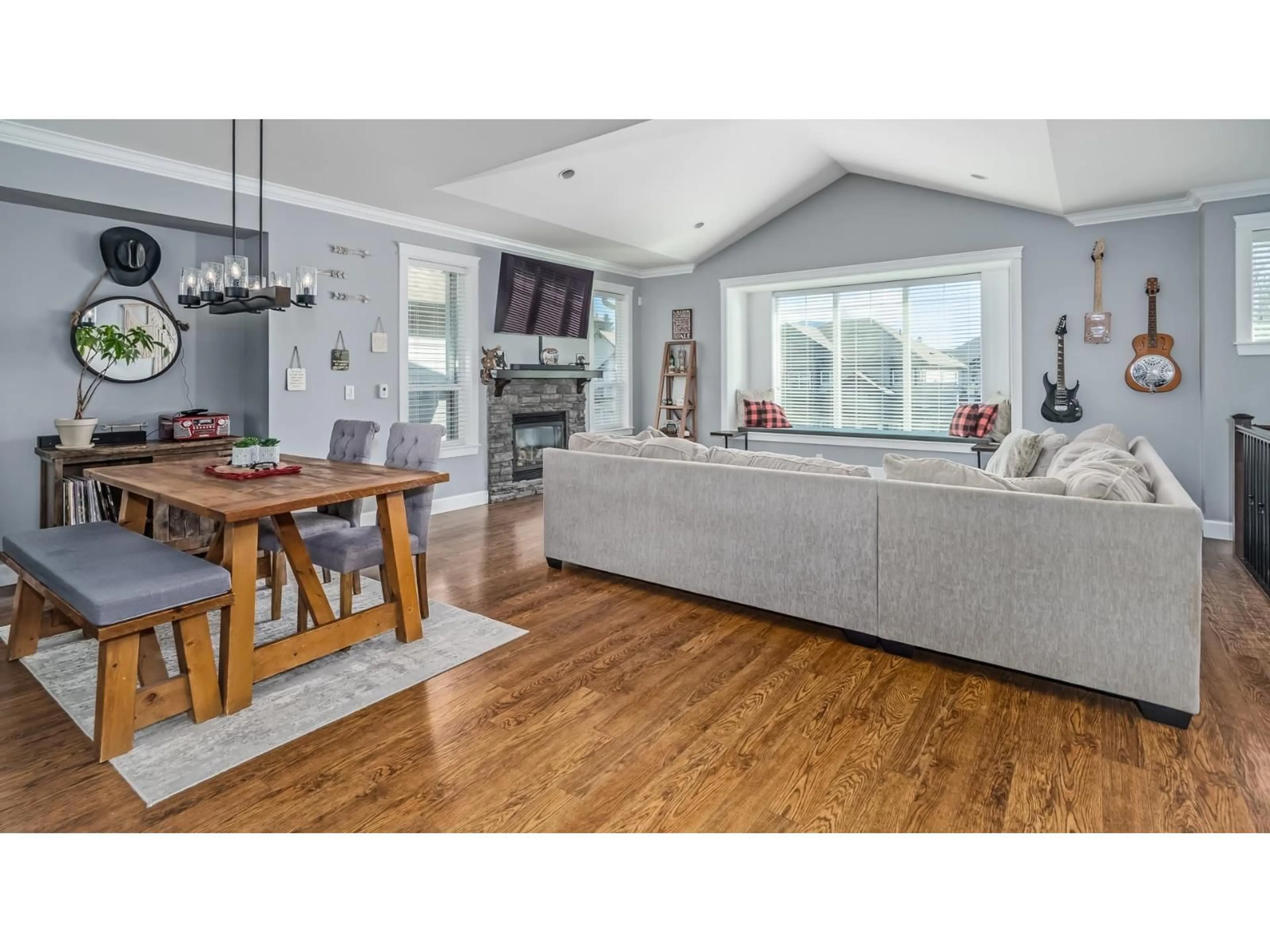 Open concept kitchen, wood/laminate floor for 8723 NOTTMAN STREET, Mission British Columbia V2V0C1