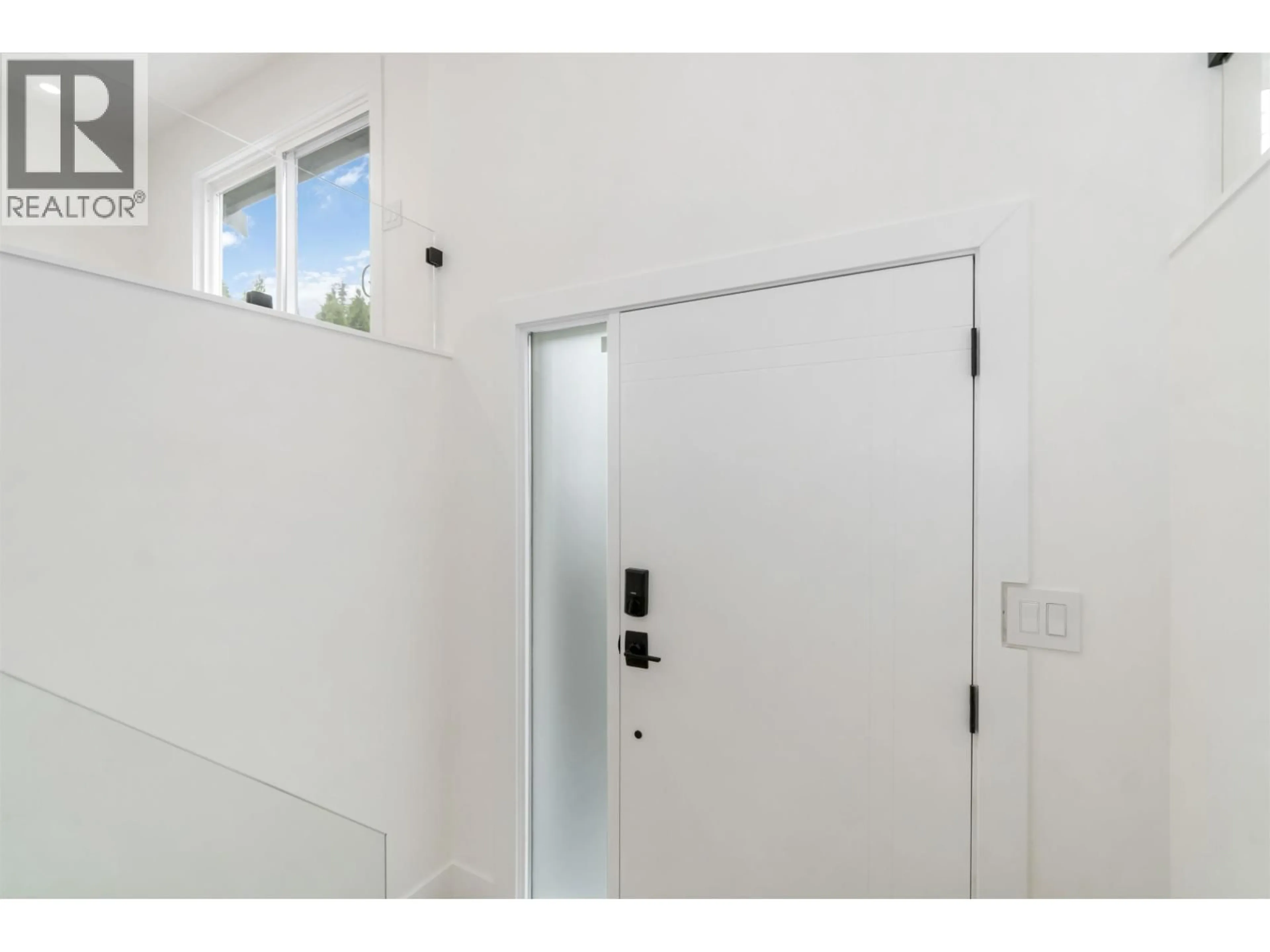 Indoor entryway for 3228 SALT SPRING AVENUE, Coquitlam British Columbia V3E1E9