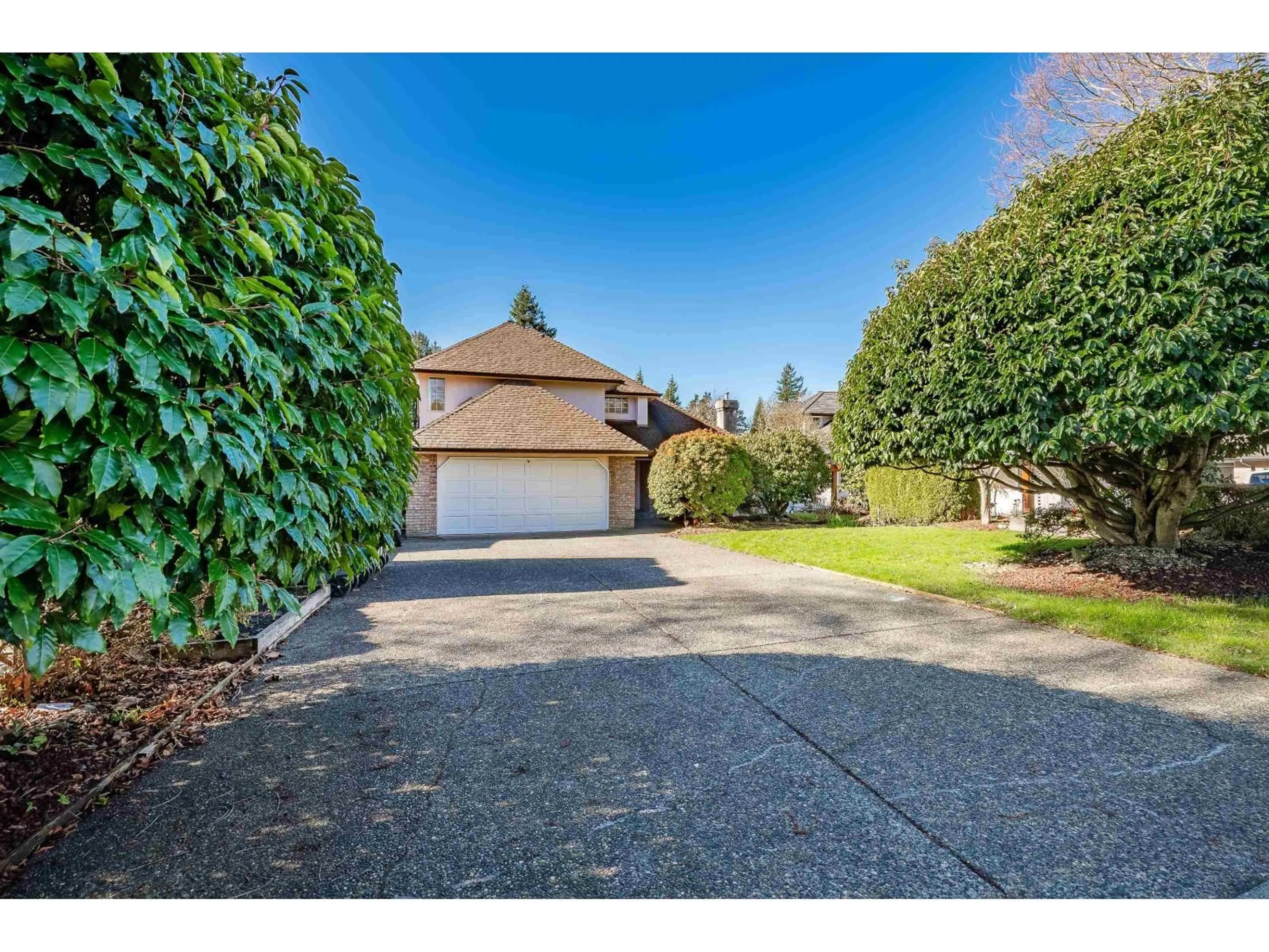 A pic from outside/outdoor area/front of a property/back of a property/a pic from drone, street for 1959 OCEAN WIND DRIVE, Surrey British Columbia V4A9P2