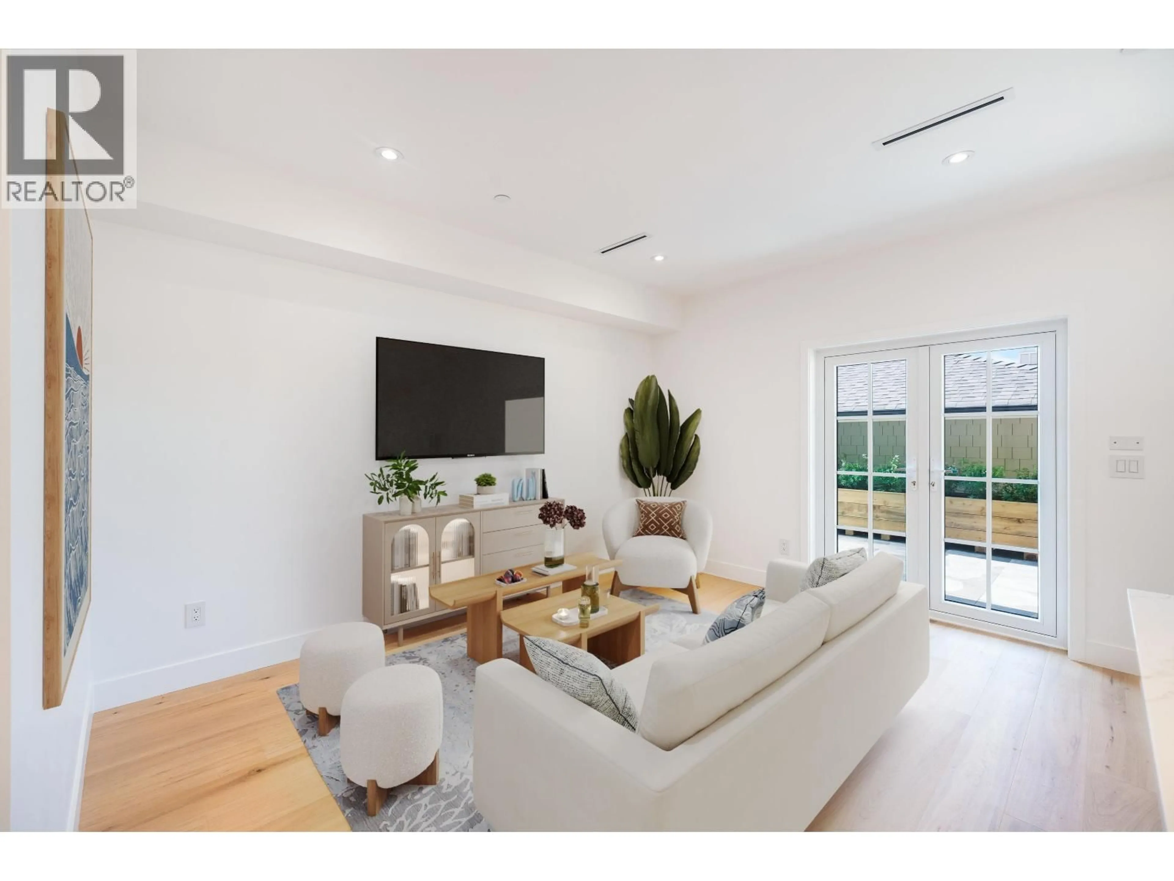 Living room with furniture, unknown for 261 6TH STREET, North Vancouver British Columbia V7M1K7