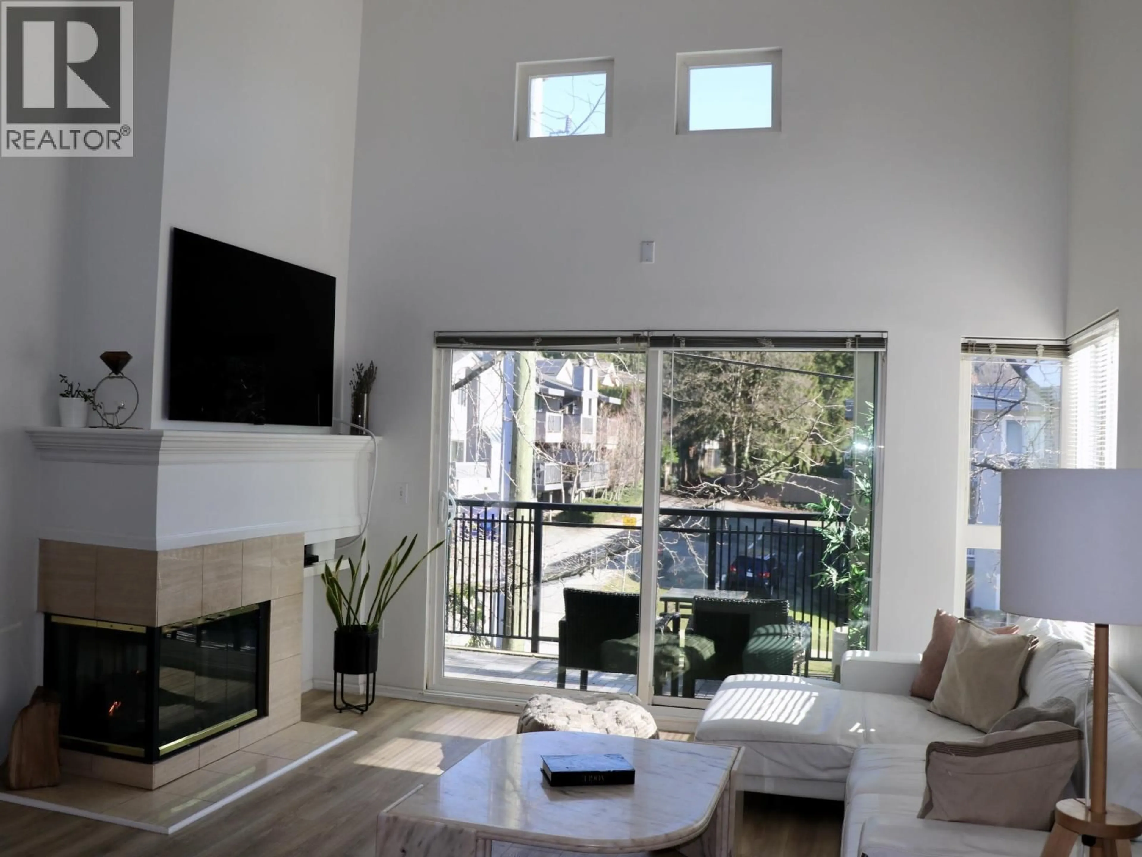 Living room with furniture, unknown for 403 - 106 KINGS ROAD, North Vancouver British Columbia V7N2L8