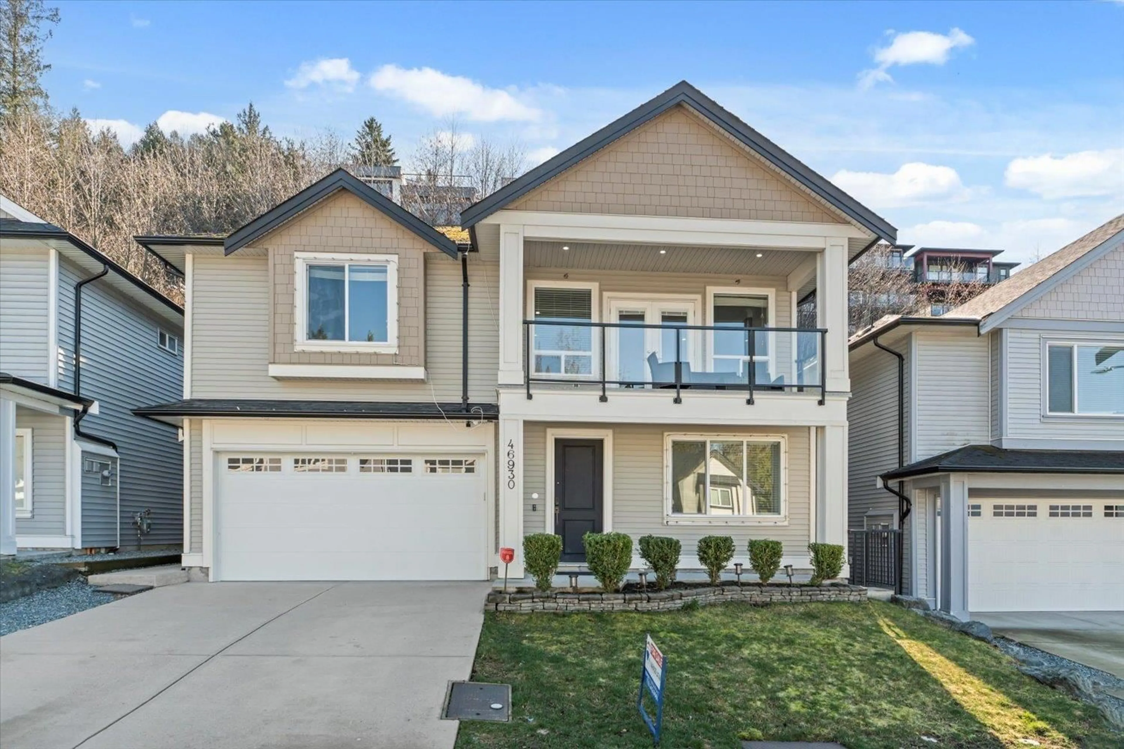 Home with vinyl exterior material, street for 46930 SYLVAN DRIVE, Chilliwack British Columbia V2R0J8