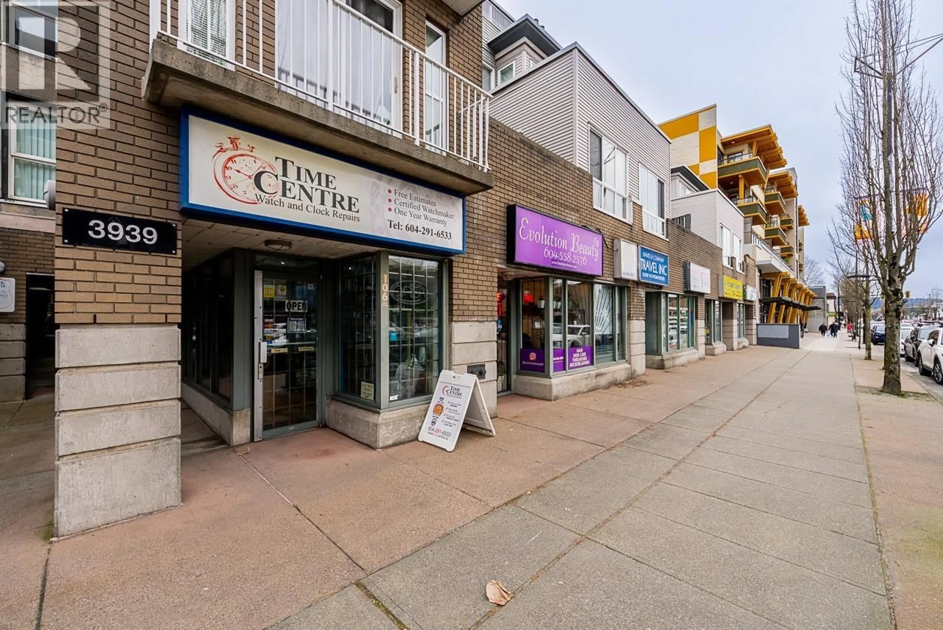 Patio, street for 403 - 3939 HASTINGS STREET, Burnaby British Columbia V5C2H8