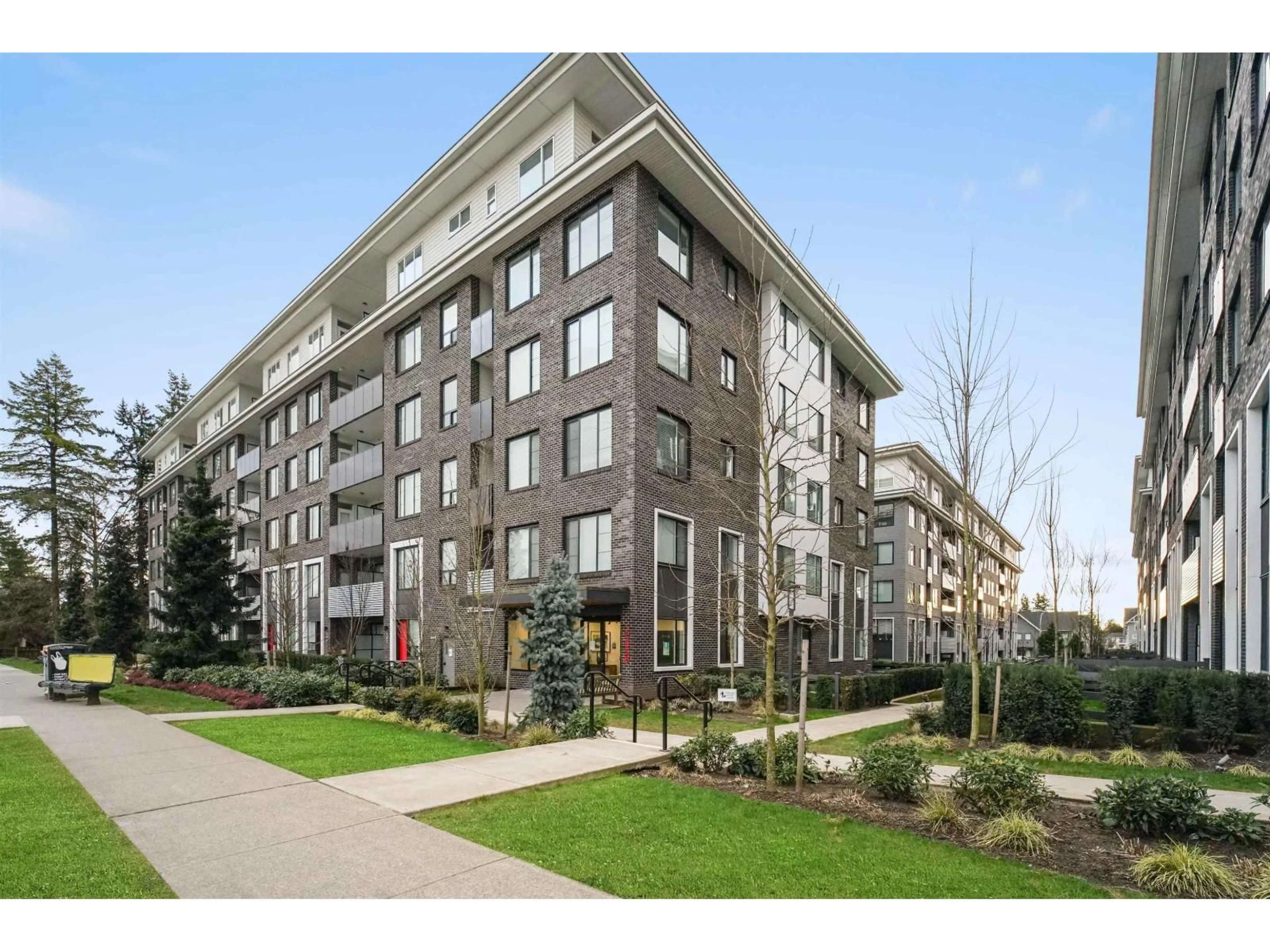 Patio, unknown for 501 - 15858 FRASER HIGHWAY, Surrey British Columbia V4N6W6