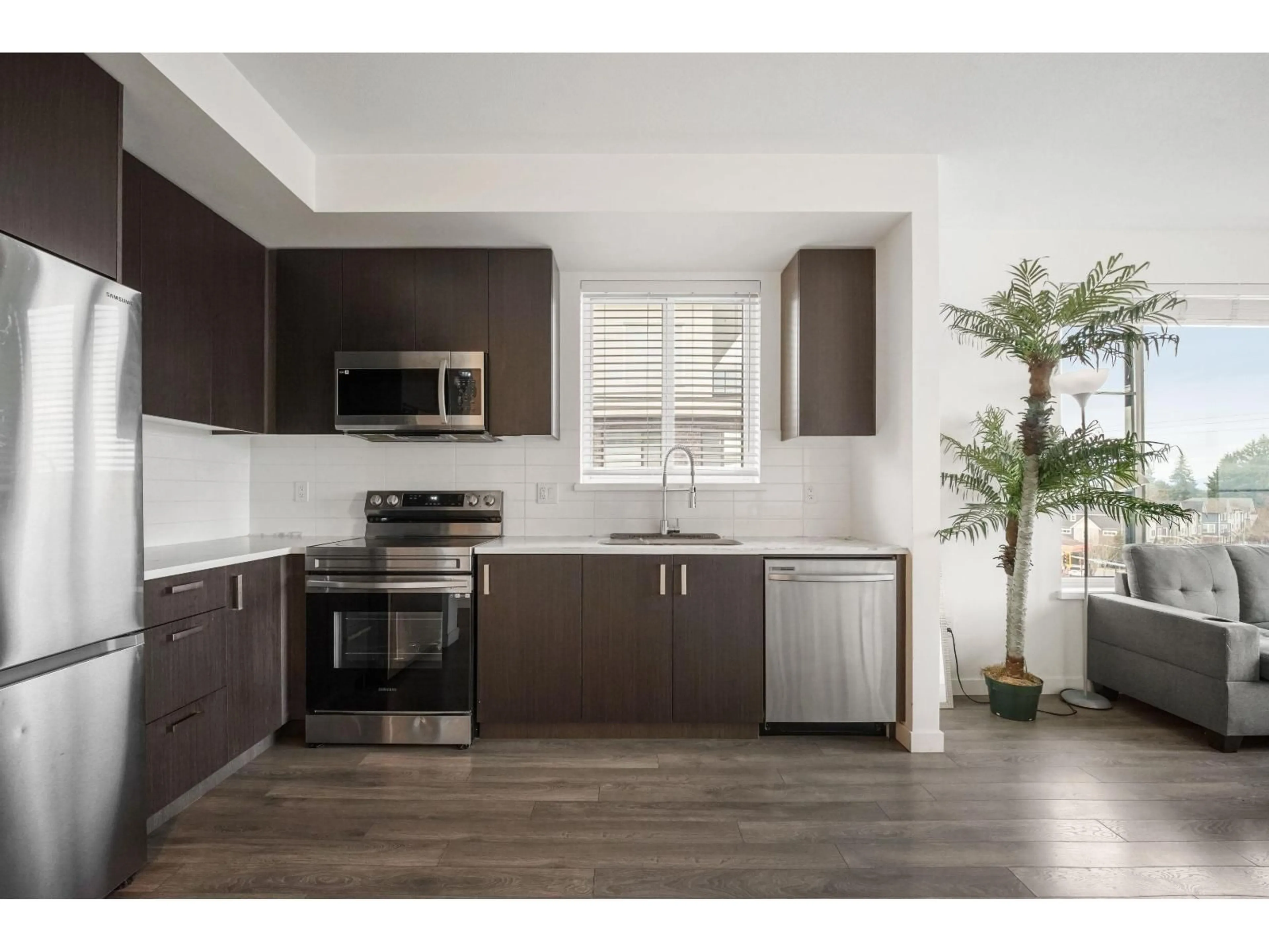 Open concept kitchen, unknown for 501 - 15858 FRASER HIGHWAY, Surrey British Columbia V4N6W6