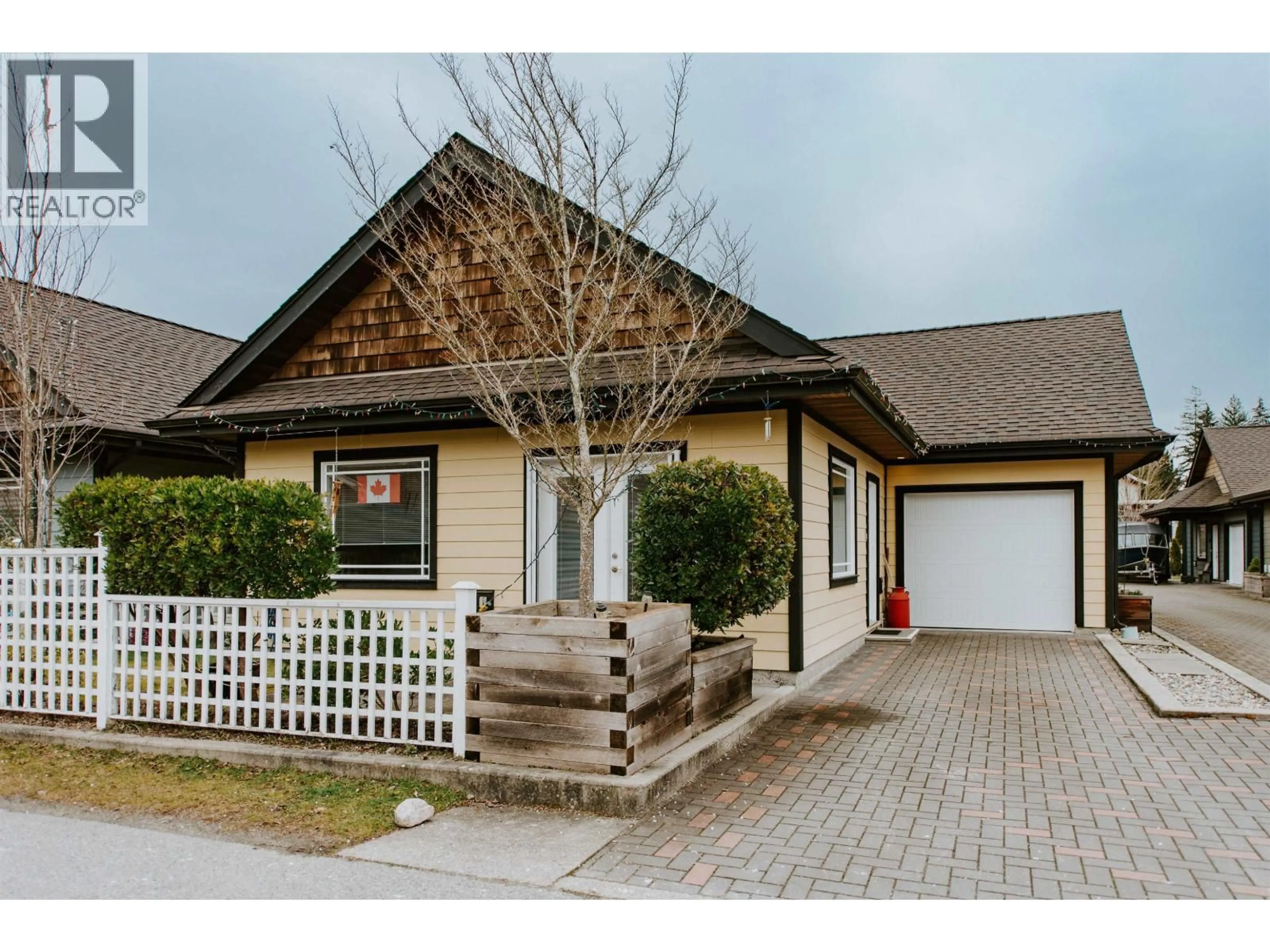 Home with vinyl exterior material, street for 766 GERUSSI LANE, Gibsons British Columbia V0N1V7