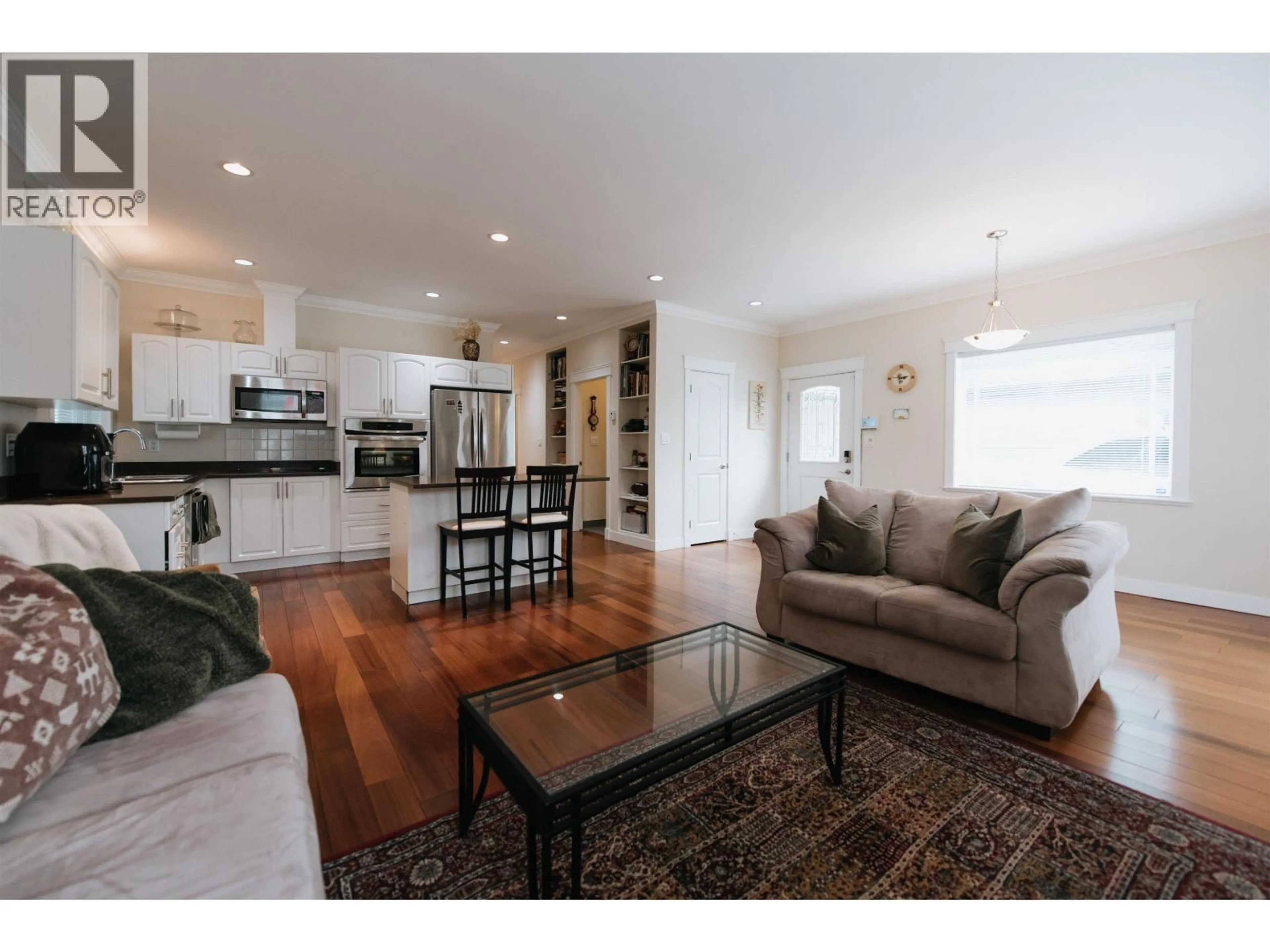 Open concept kitchen, wood/laminate floor for 766 GERUSSI LANE, Gibsons British Columbia V0N1V7
