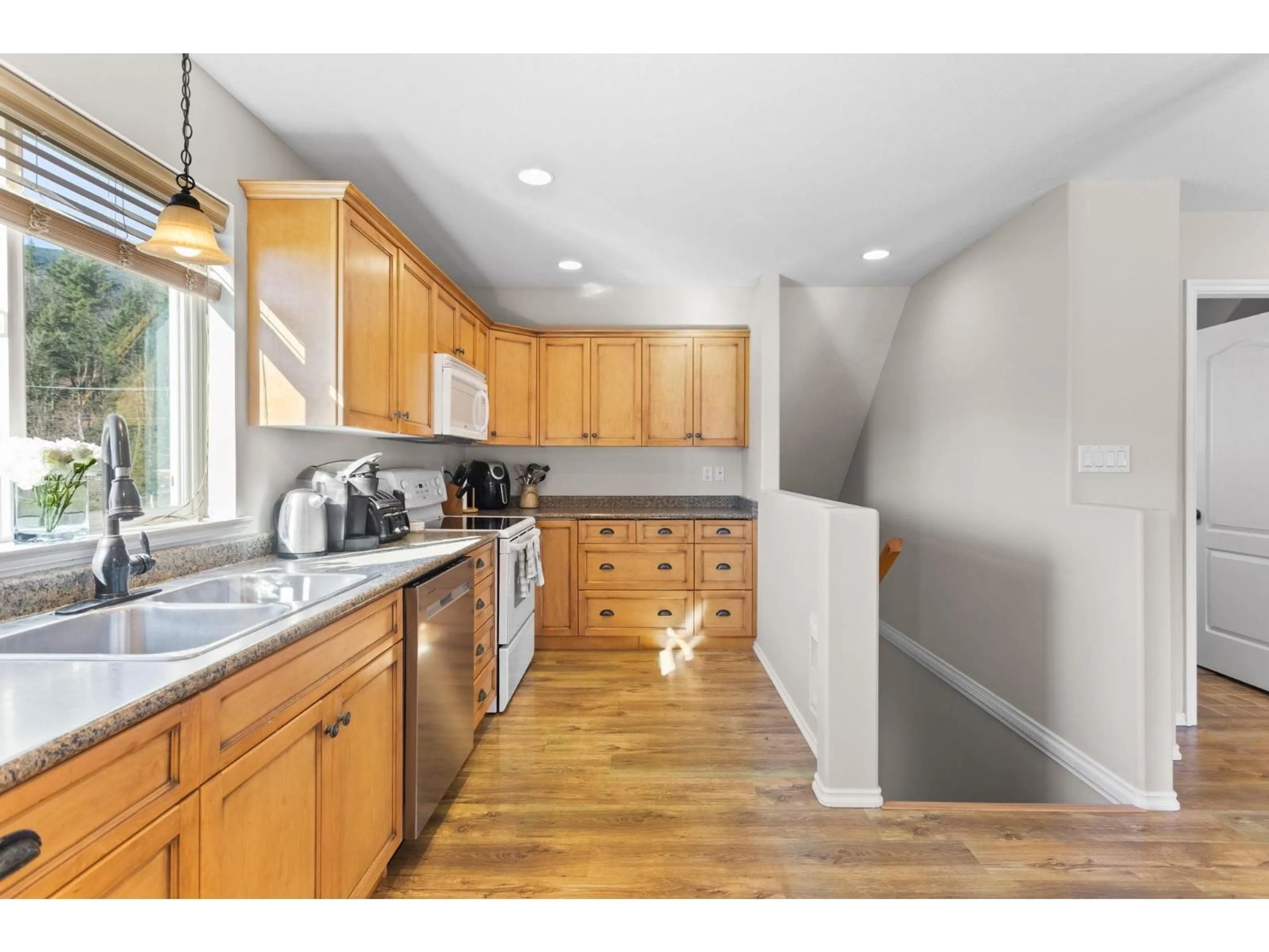 Open concept kitchen, unknown for 5260 MCCALLUM ROAD, Agassiz British Columbia V0M1A3