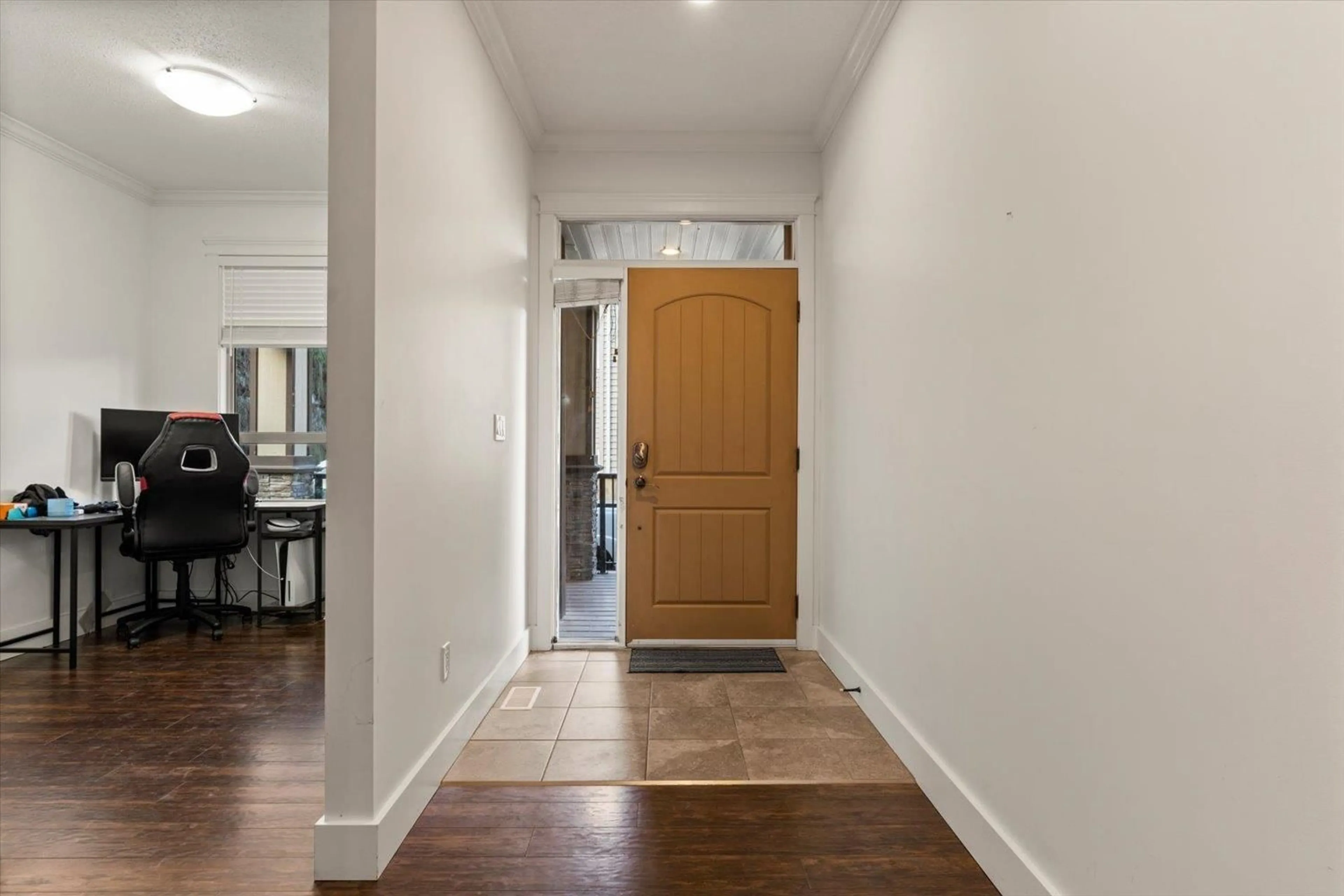 Indoor entryway for 1 - 46212 KERMODE CRESCENT, Chilliwack British Columbia V2R0C7