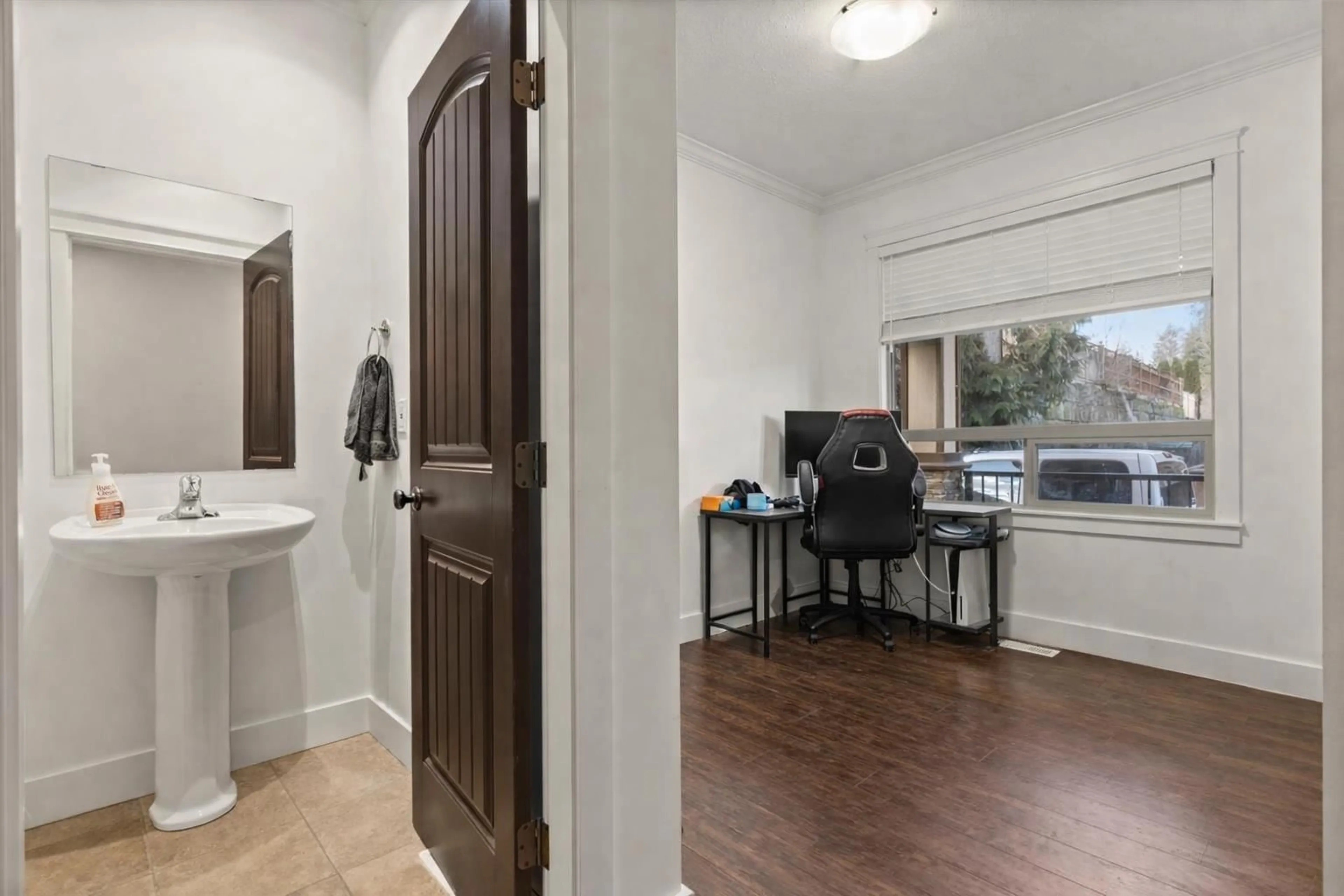 Indoor entryway for 1 - 46212 KERMODE CRESCENT, Chilliwack British Columbia V2R0C7