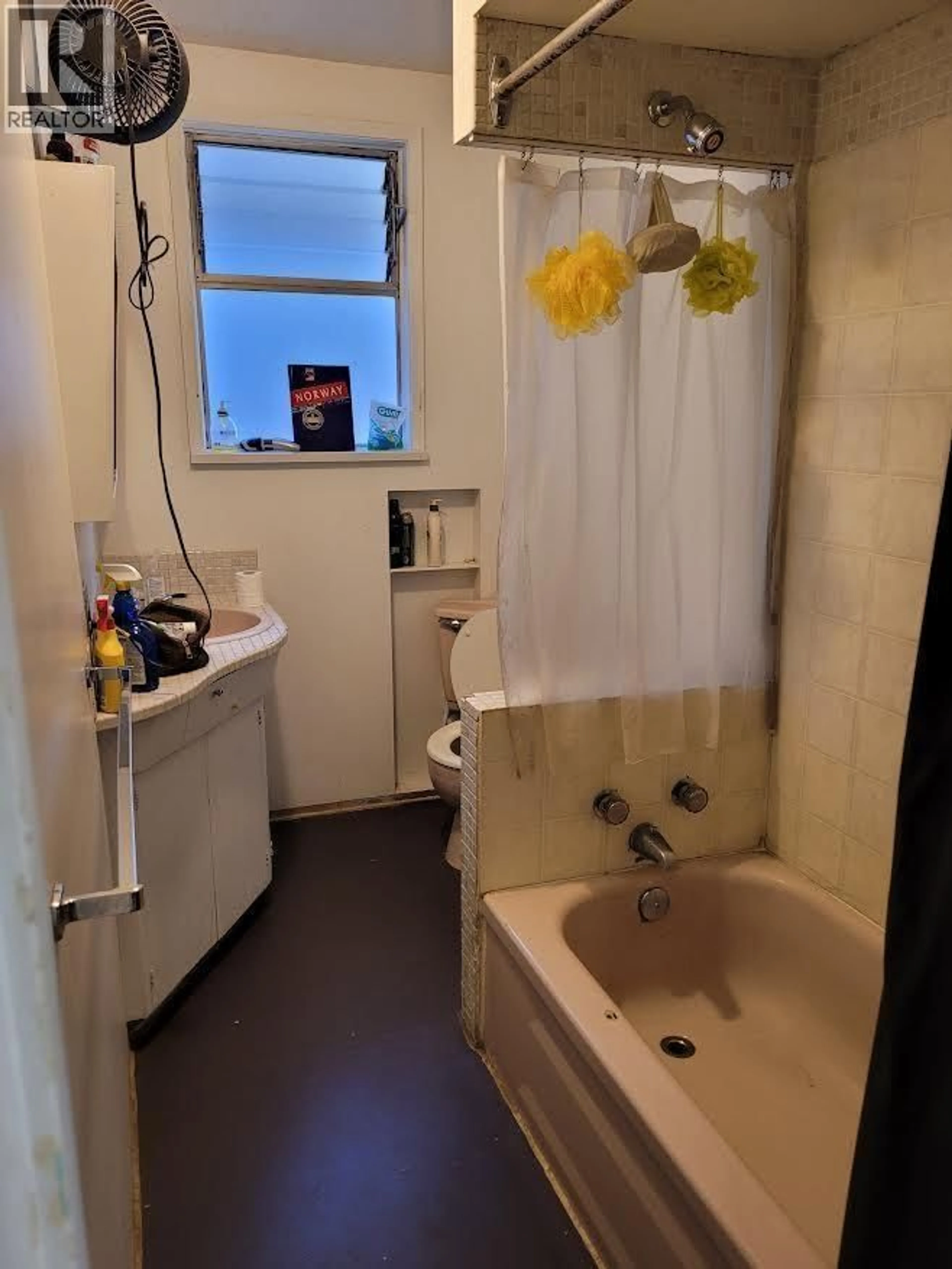 A pic of a room for 6084 CHESTER STREET, Vancouver British Columbia V5W3B9