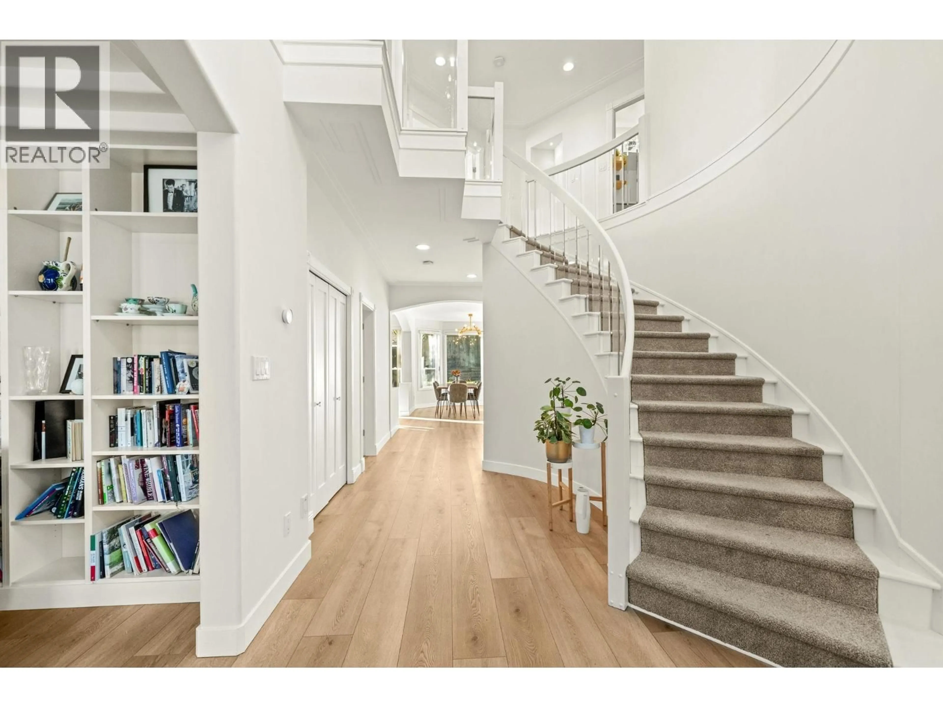 Unknown for 1725 ORKNEY PLACE, North Vancouver British Columbia V7H2Z1