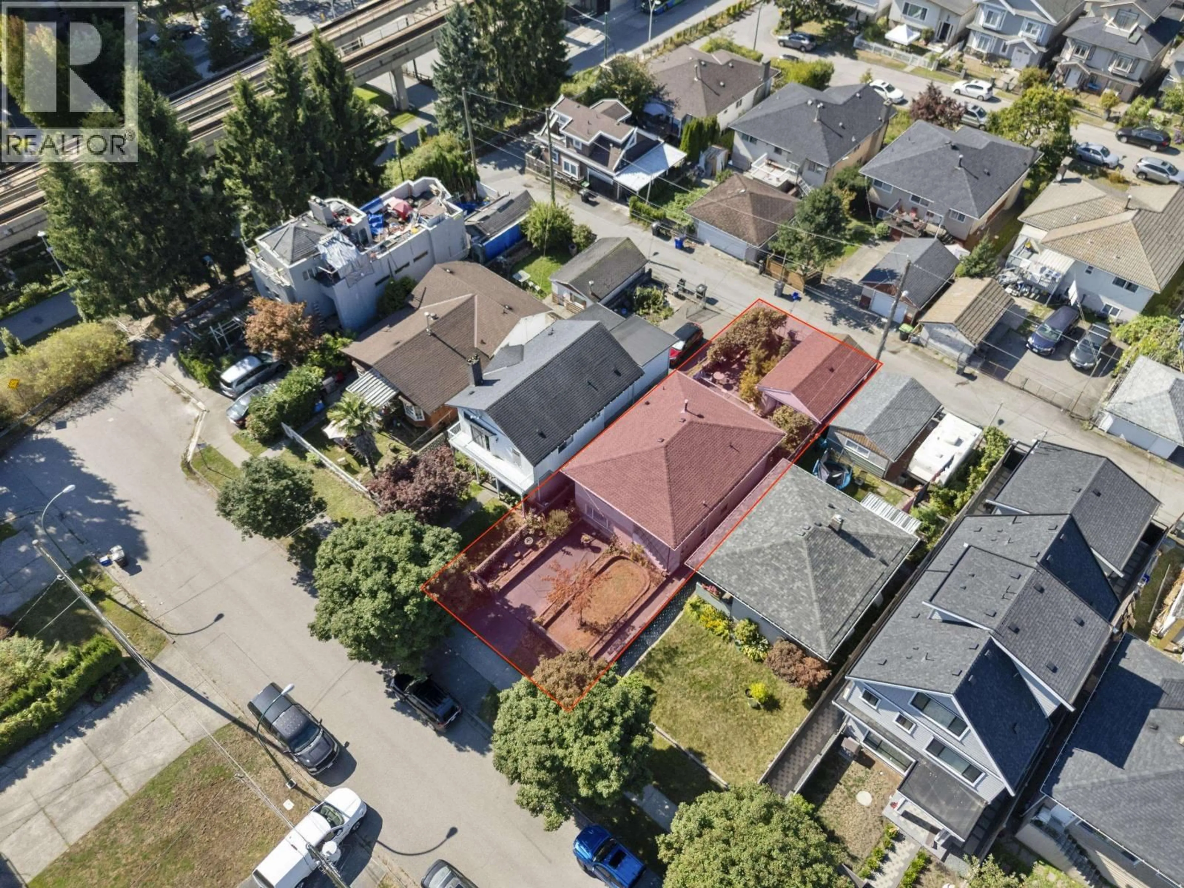 A pic from outside/outdoor area/front of a property/back of a property/a pic from drone, street for 5131 ANN STREET, Vancouver British Columbia V5R4J8