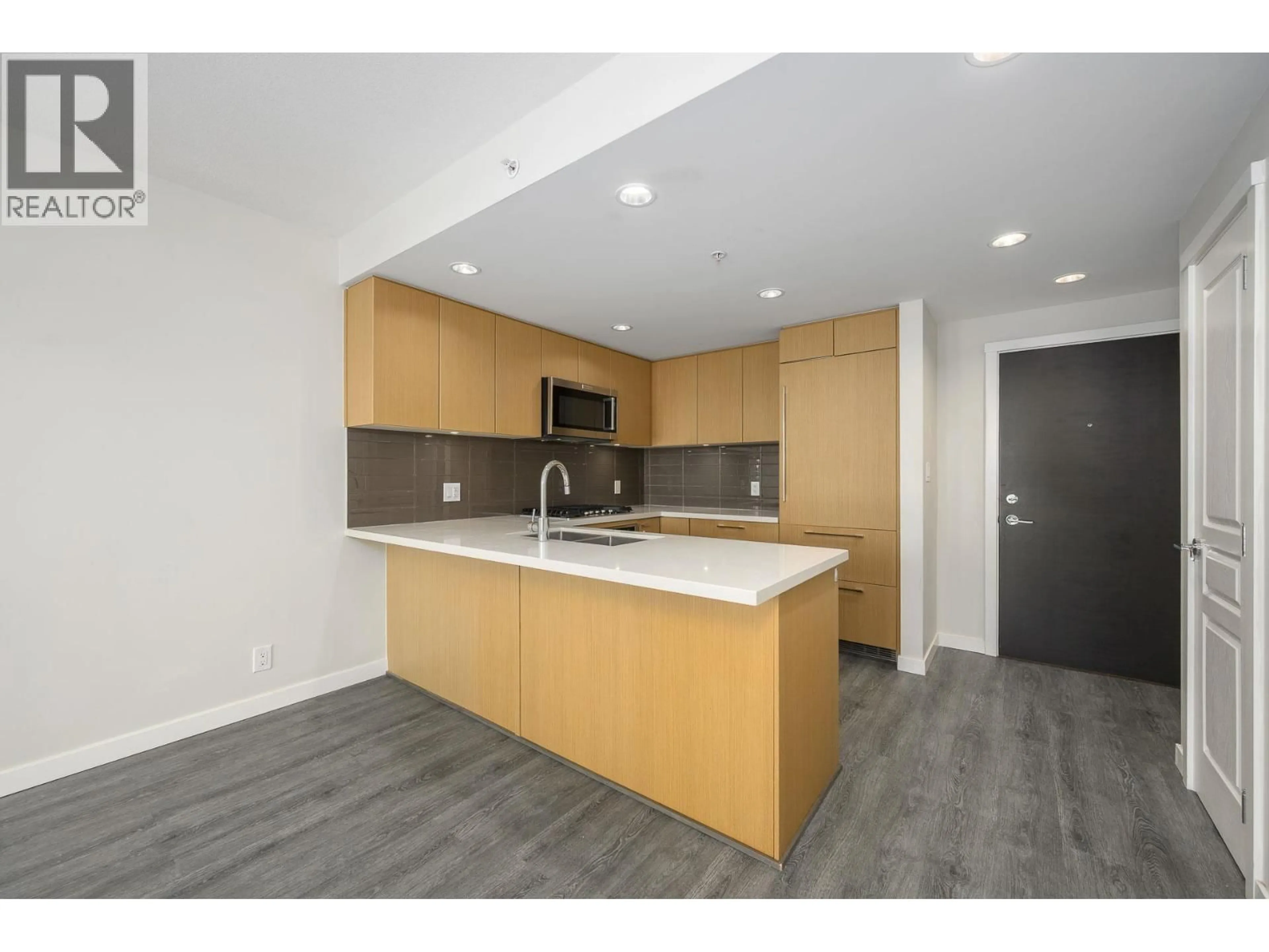 Standard kitchen, wood/laminate floor for 2307 - 3093 WINDSOR GATE, Coquitlam British Columbia V3B0N2