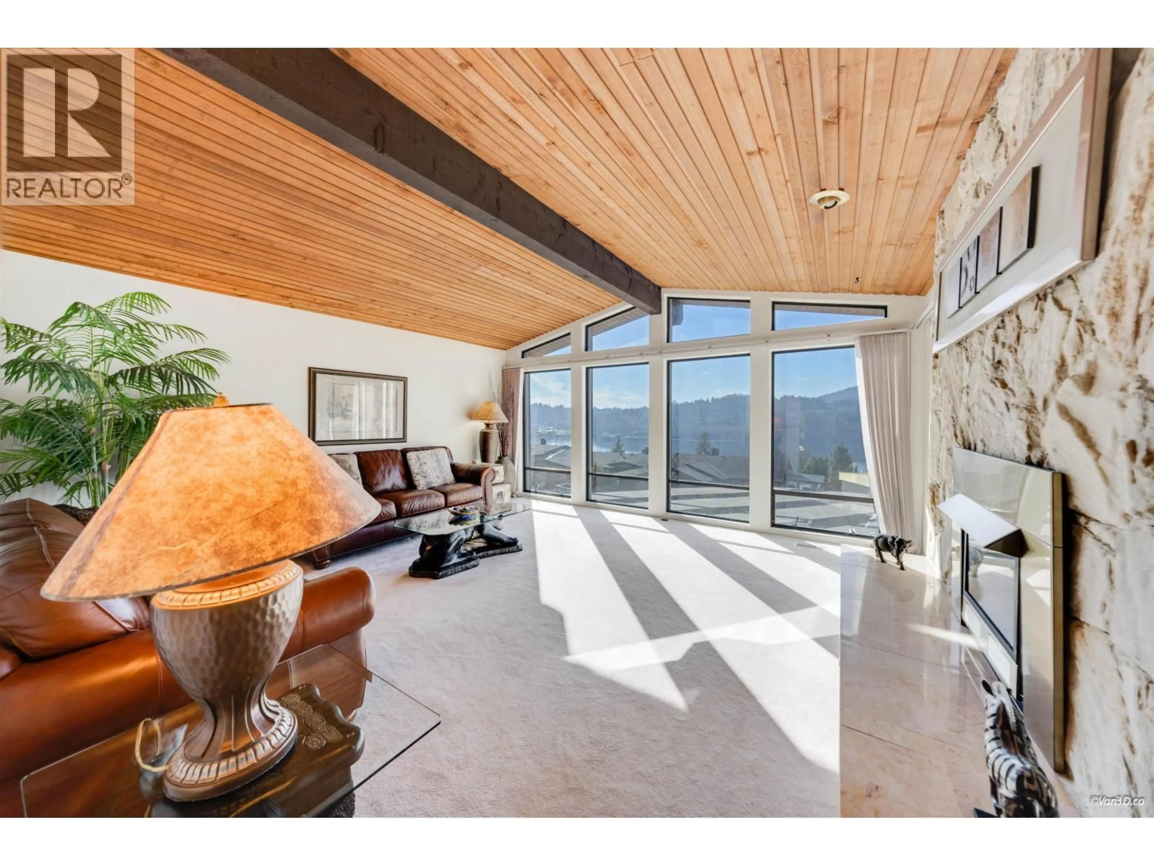 Indoor foyer for 3 CRAWFORD BAY, Port Moody British Columbia V3H3N3