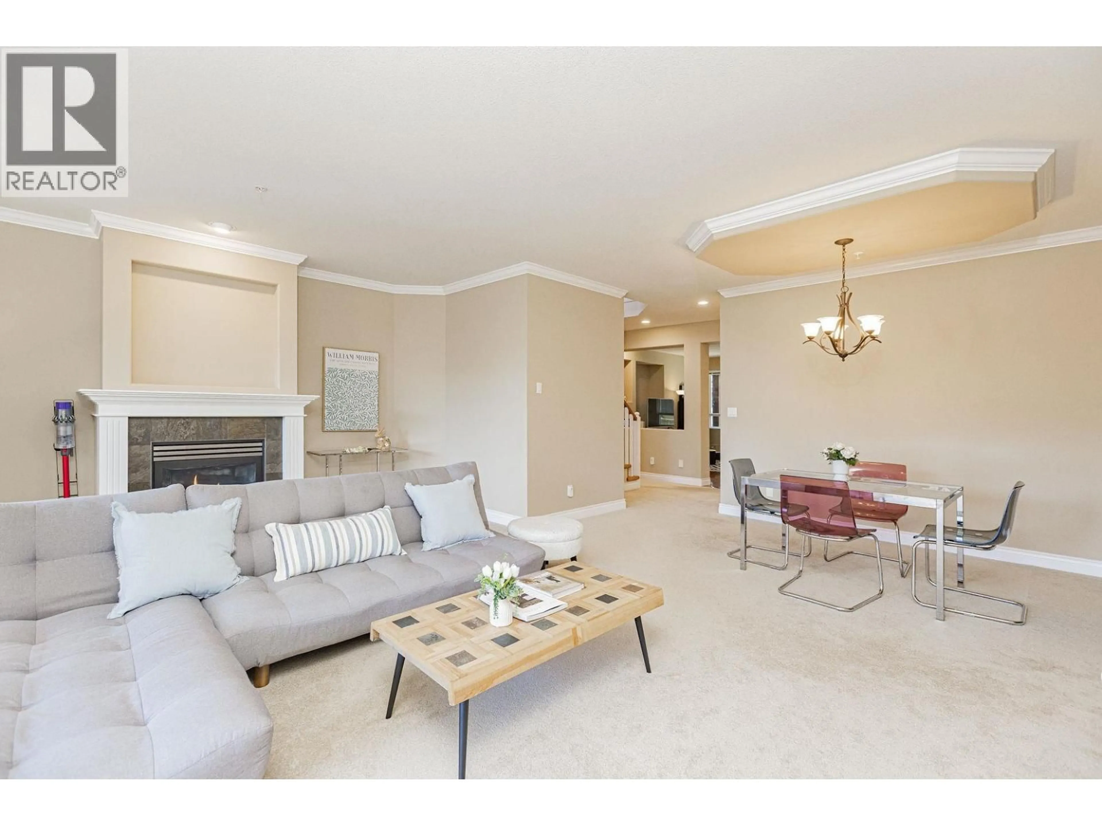 Living room with furniture, unknown for 42 - 1705 PARKWAY BOULEVARD, Coquitlam British Columbia V3E3T3