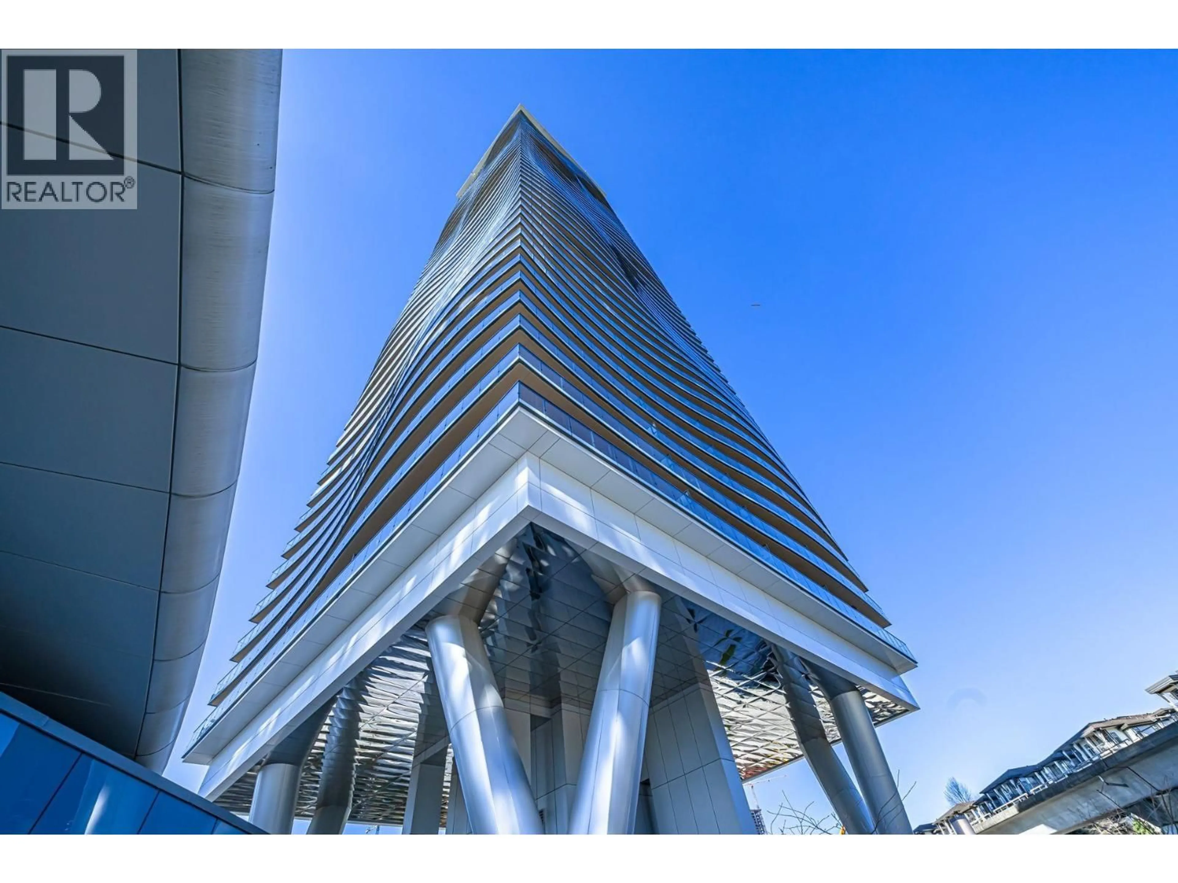 Indoor foyer for 1609 - 4880 LOUGHEED HIGHWAY, Burnaby British Columbia V5C0N1