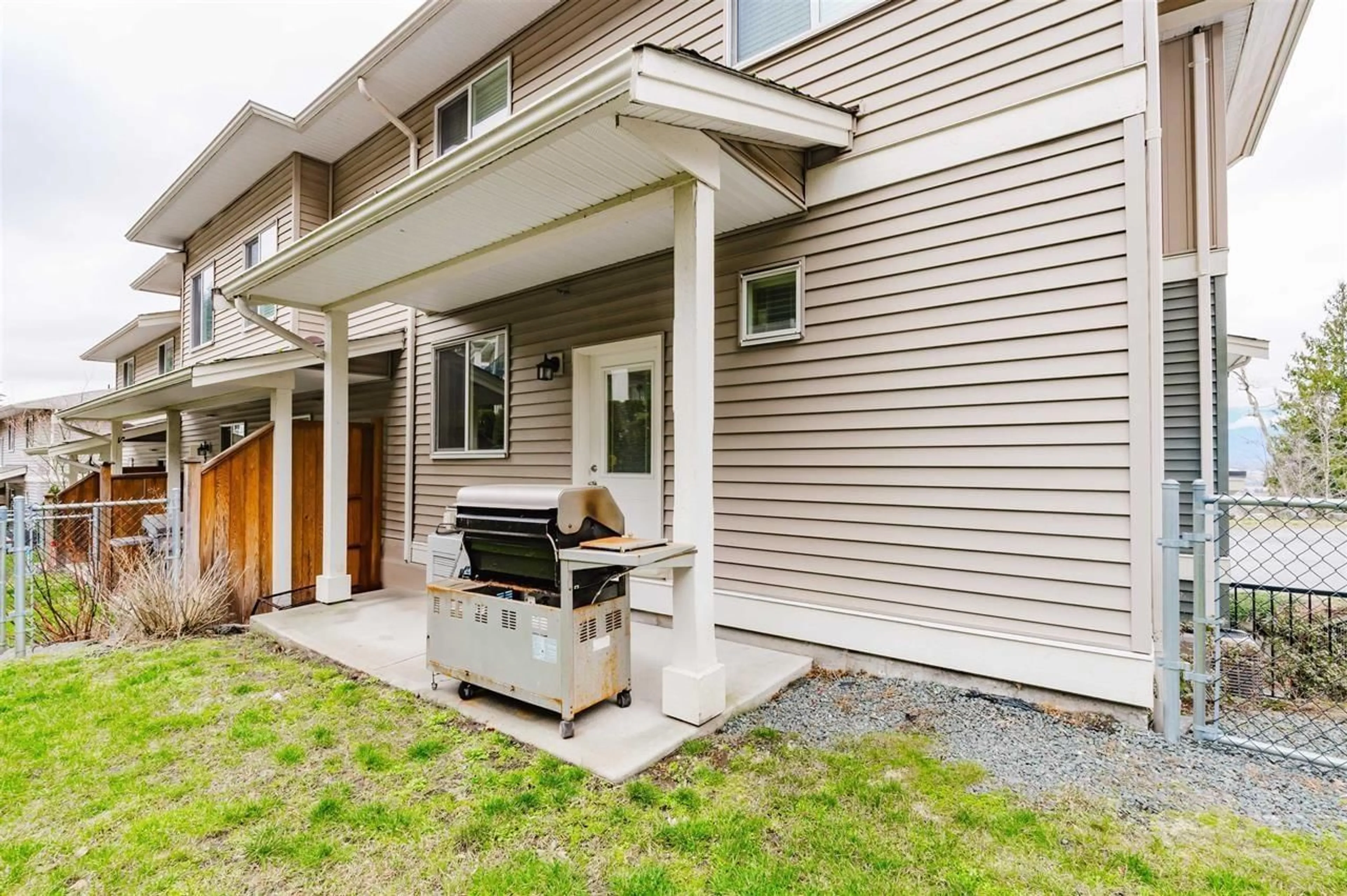 Patio, street for 16 - 6026 LINDEMAN STREET, Chilliwack British Columbia V2R0W1