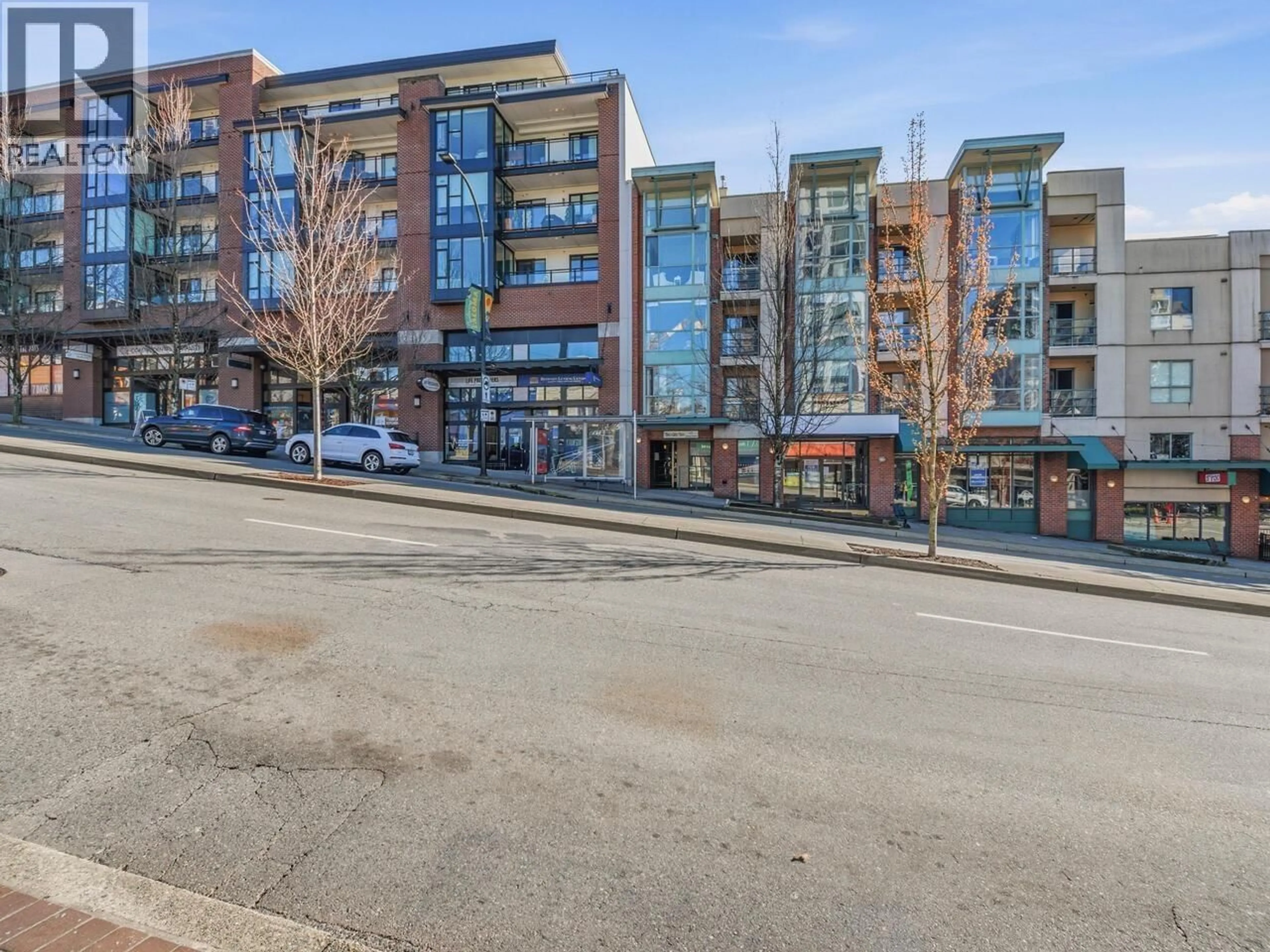 A pic from outside/outdoor area/front of a property/back of a property/a pic from drone, street for 403 - 212 LONSDALE AVENUE, North Vancouver British Columbia V7M2G1