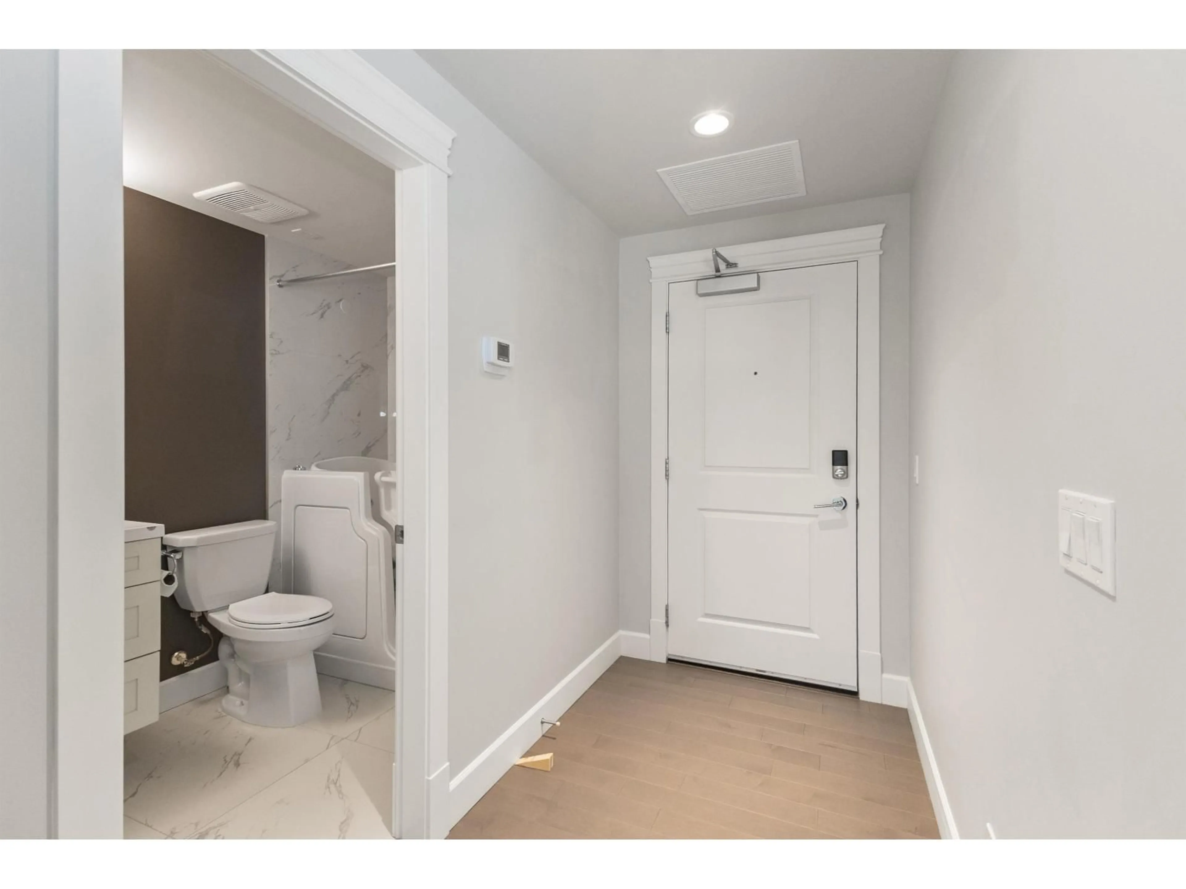 Unknown for 2206 - 2180 GLADWIN ROAD, Abbotsford British Columbia V2S0H4