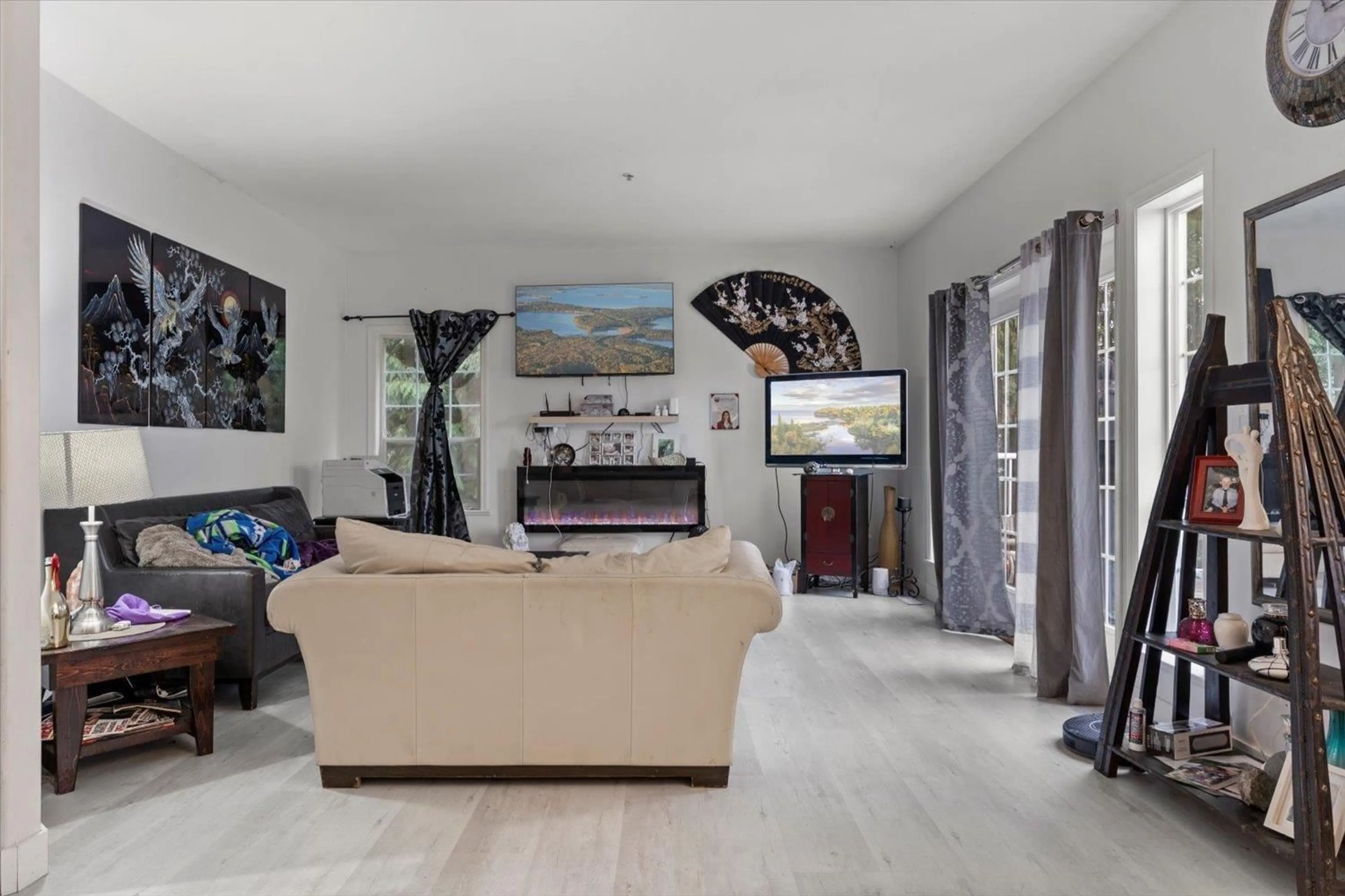 Living room with furniture, unknown for 48009 ELK VIEW ROAD, Chilliwack British Columbia V4Z1E1