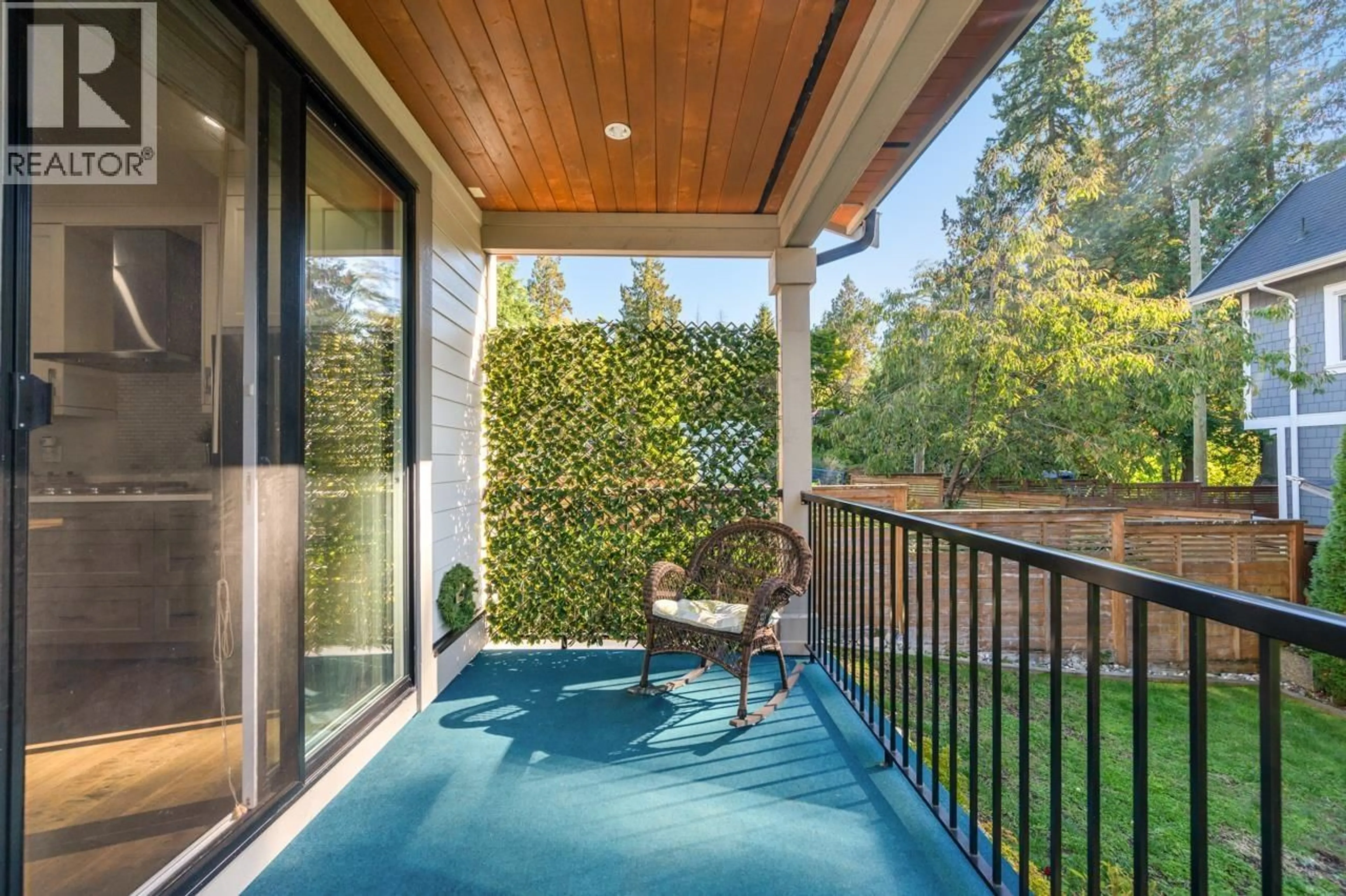 Patio, unknown for 2020 CARSON COURT, North Vancouver British Columbia V7M0E1