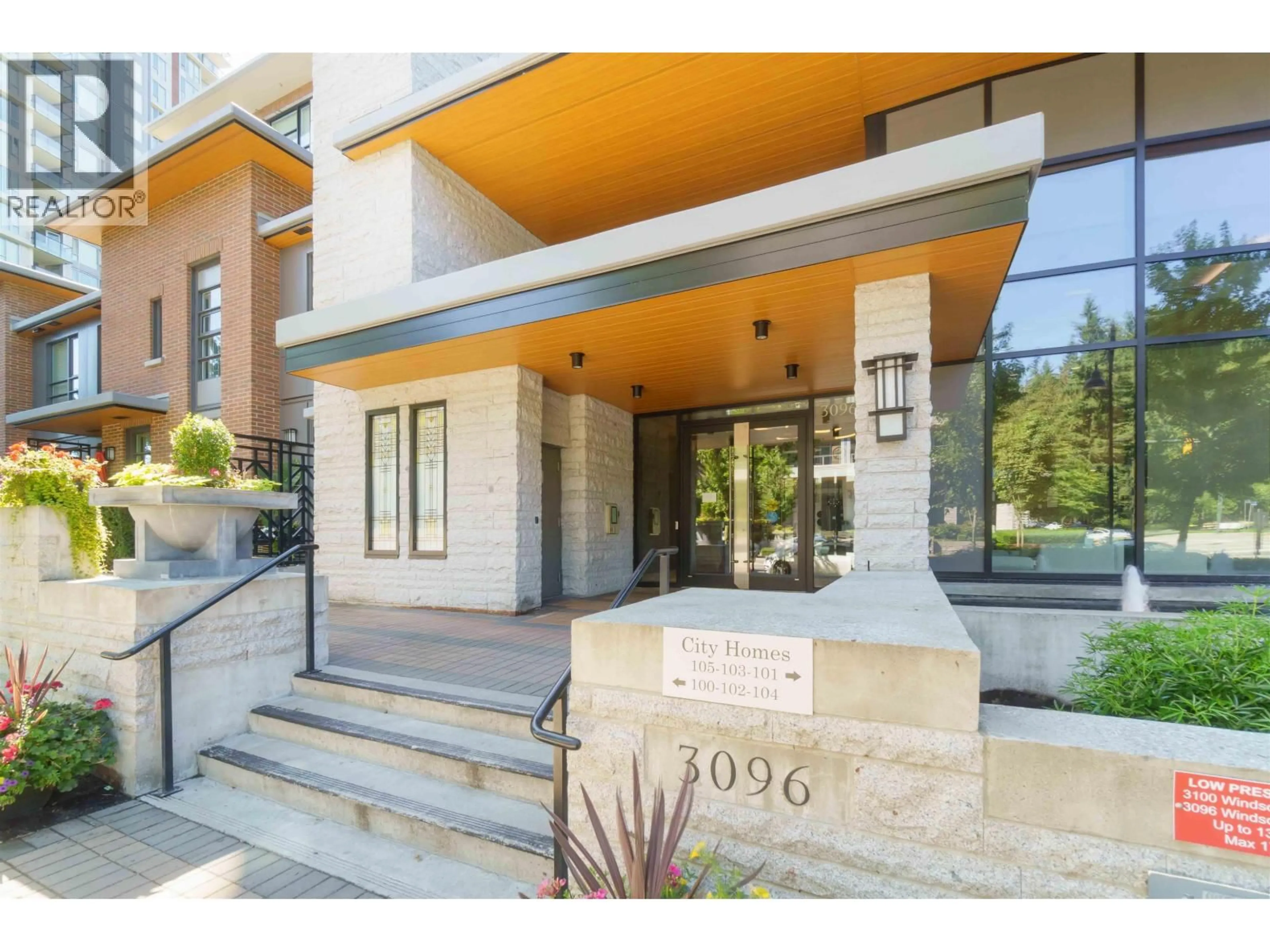 Indoor entryway for 1502 - 3096 WINDSOR GATE, Coquitlam British Columbia V3B0P4