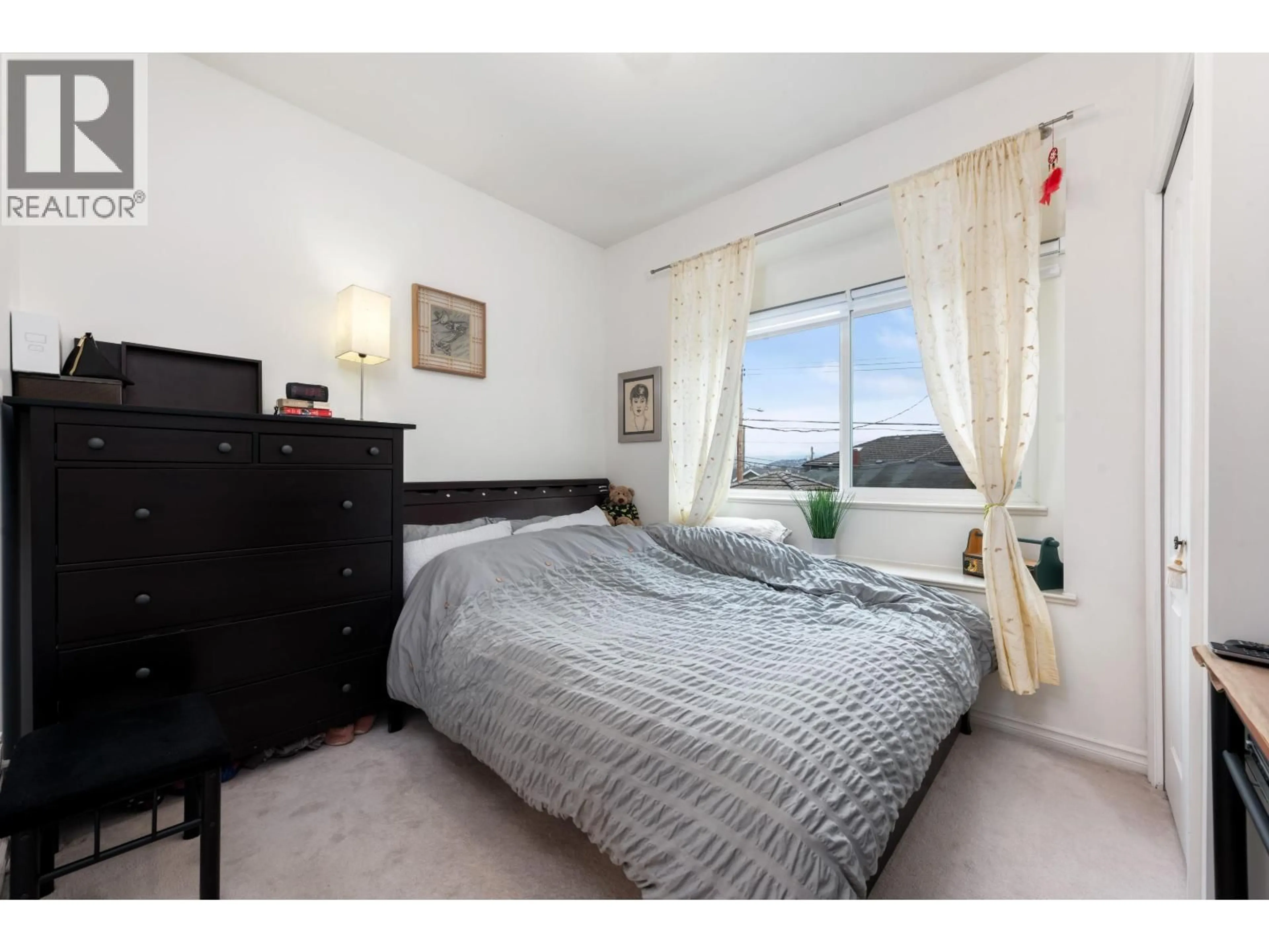 Bedroom with bed, unknown for 2423 4TH AVENUE, Vancouver British Columbia V5M1K1