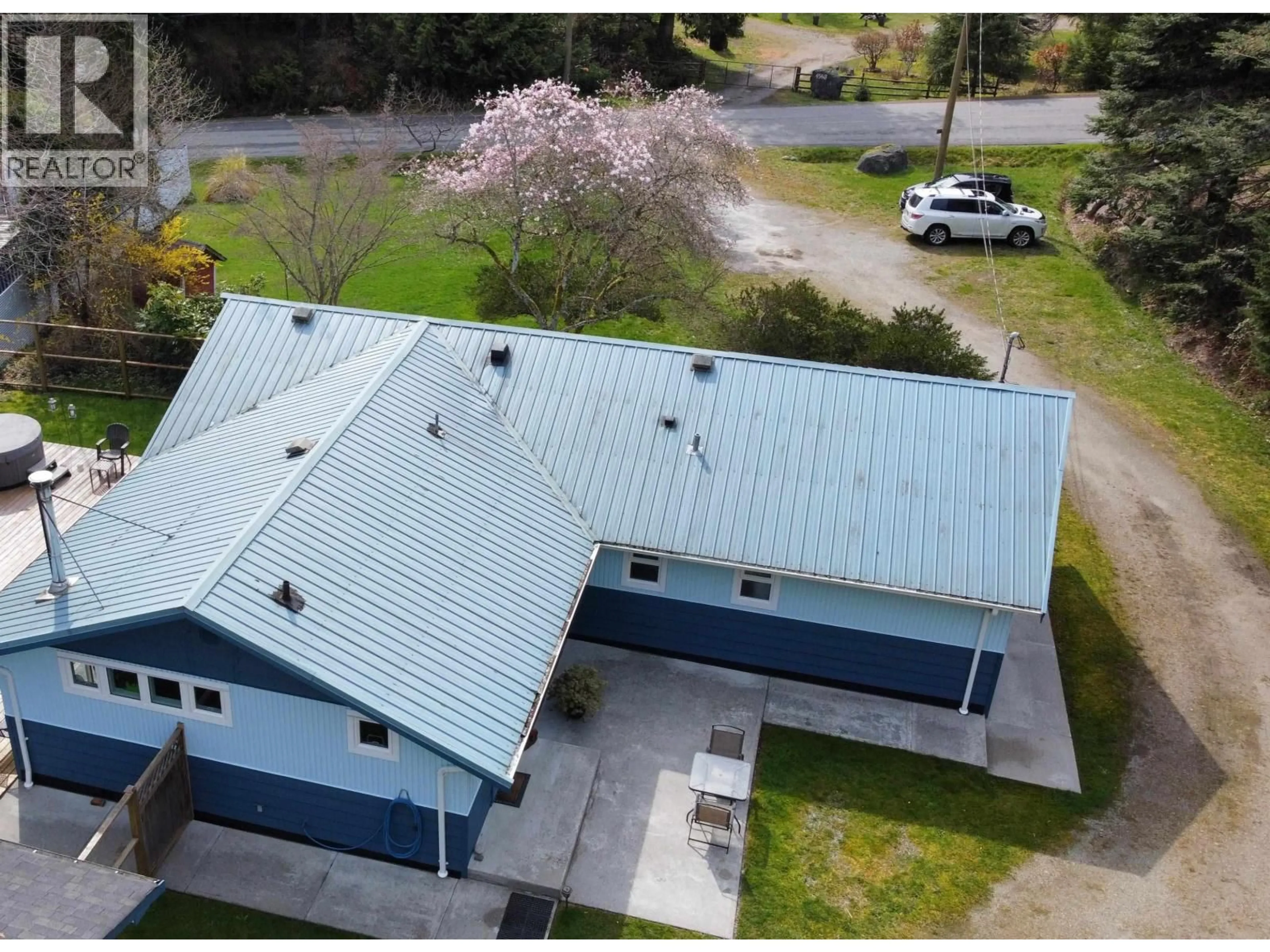 A pic from outside/outdoor area/front of a property/back of a property/a pic from drone, building for 4569 FRANCIS PENINSULA ROAD, Madeira Park British Columbia V0N2H1
