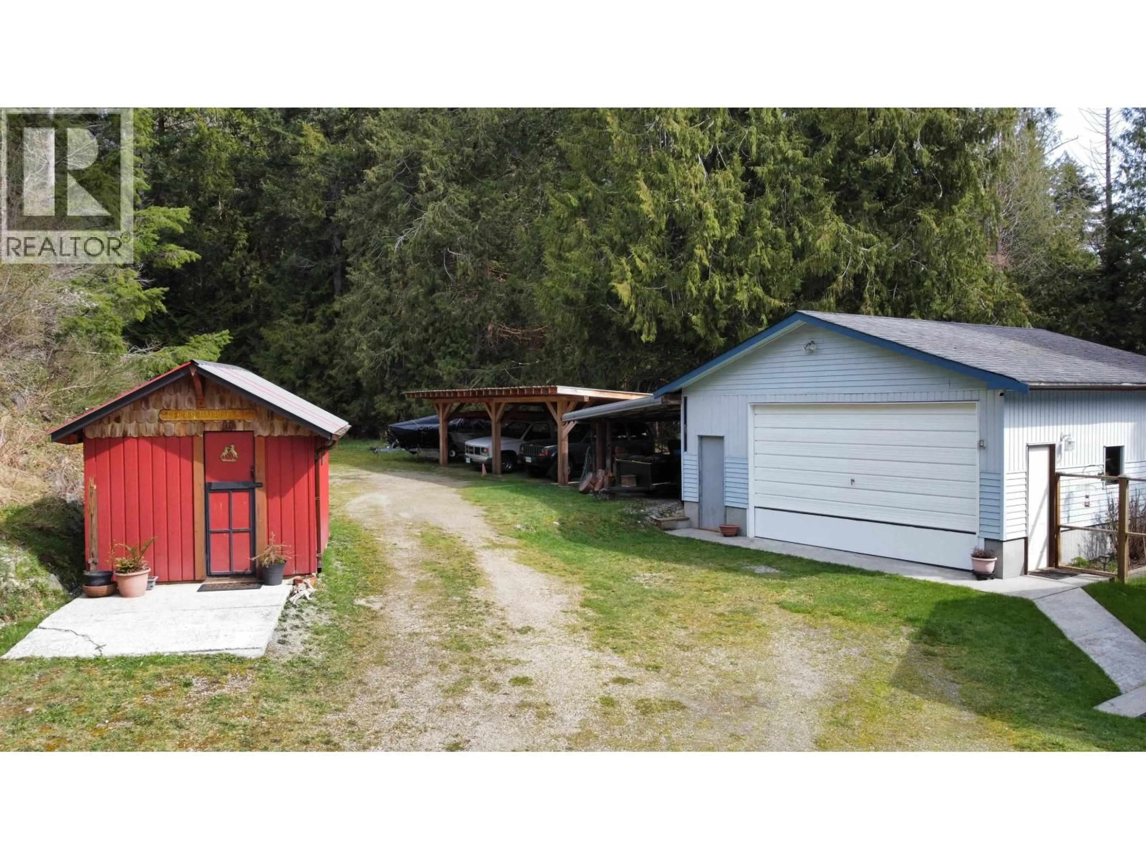 A pic from outside/outdoor area/front of a property/back of a property/a pic from drone, street for 4569 FRANCIS PENINSULA ROAD, Madeira Park British Columbia V0N2H1