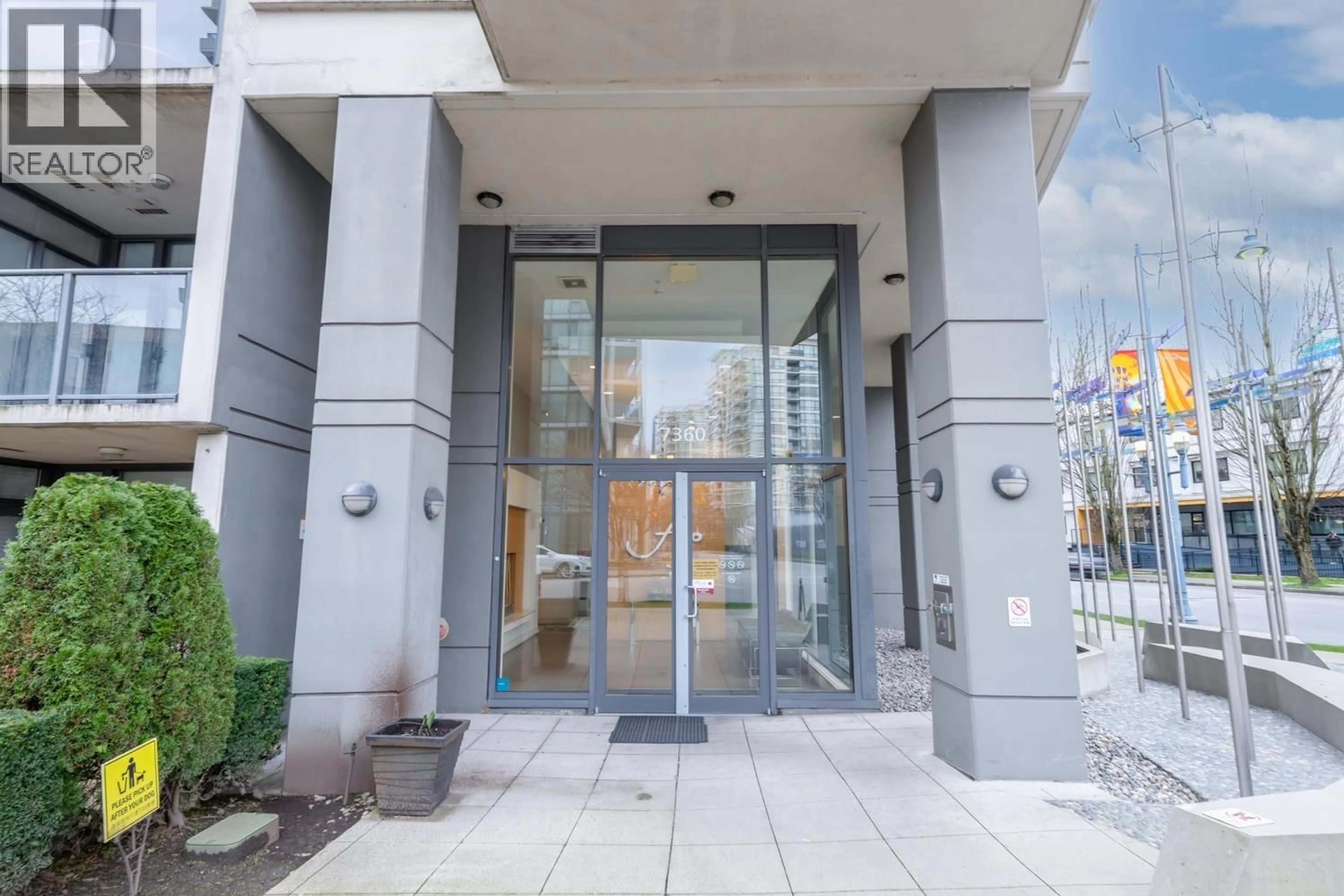 Indoor foyer for 809 - 7360 ELMBRIDGE WAY, Richmond British Columbia V6X0A5