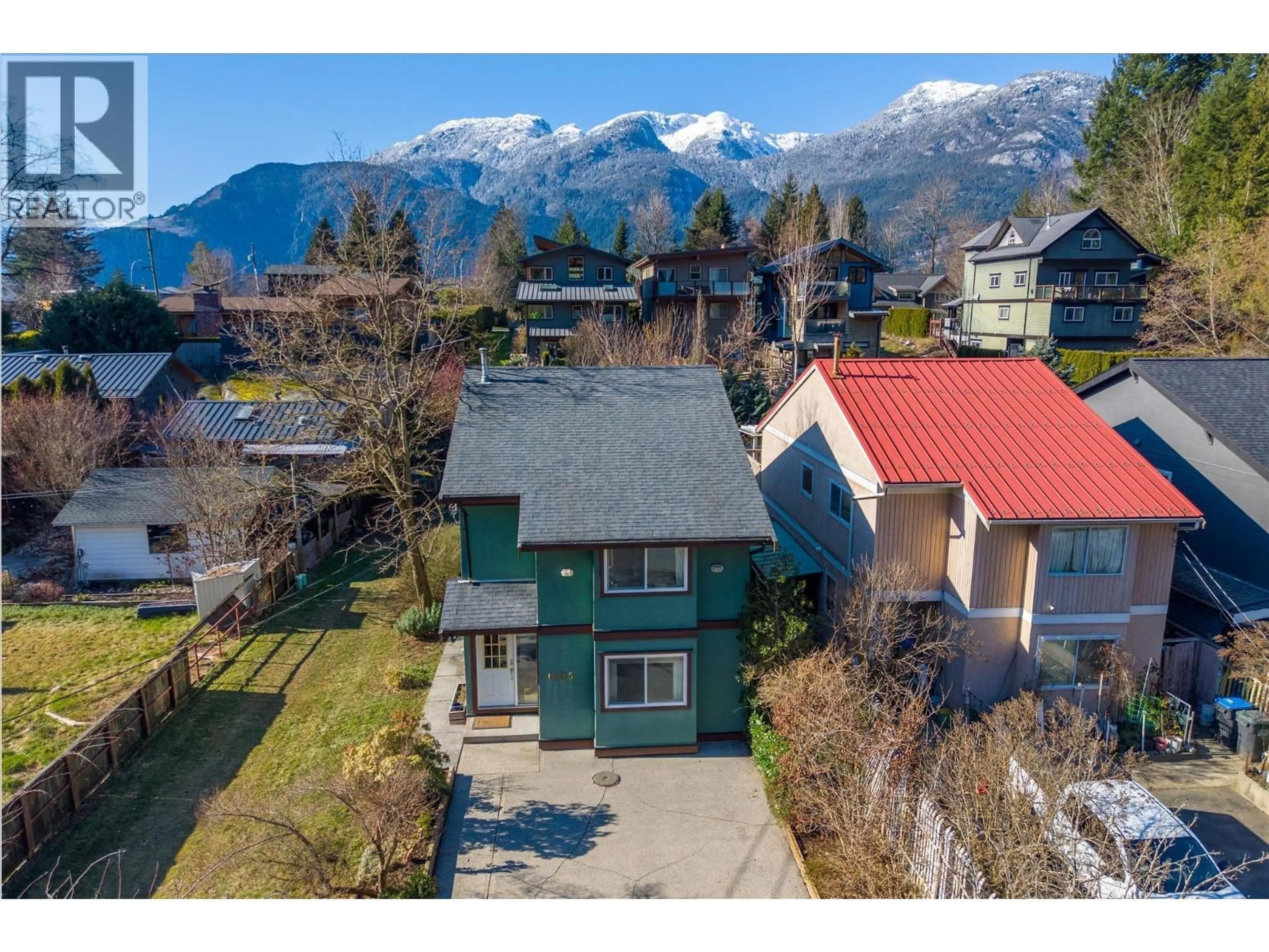 A pic from outside/outdoor area/front of a property/back of a property/a pic from drone, mountain view for 1045 NORTHRIDGE DRIVE, Squamish British Columbia V0N3G0
