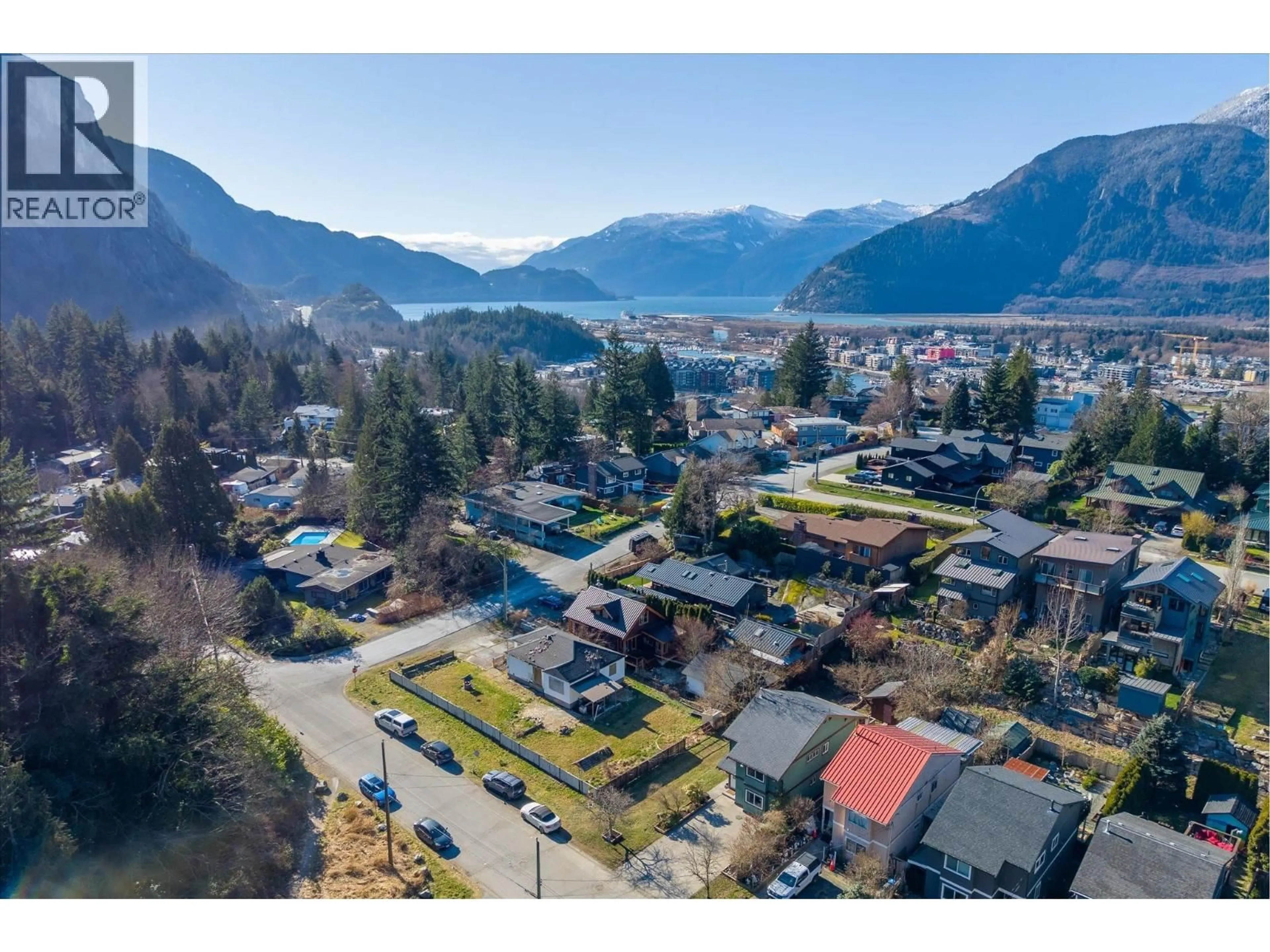 A pic from outside/outdoor area/front of a property/back of a property/a pic from drone, mountain view for 1045 NORTHRIDGE DRIVE, Squamish British Columbia V0N3G0