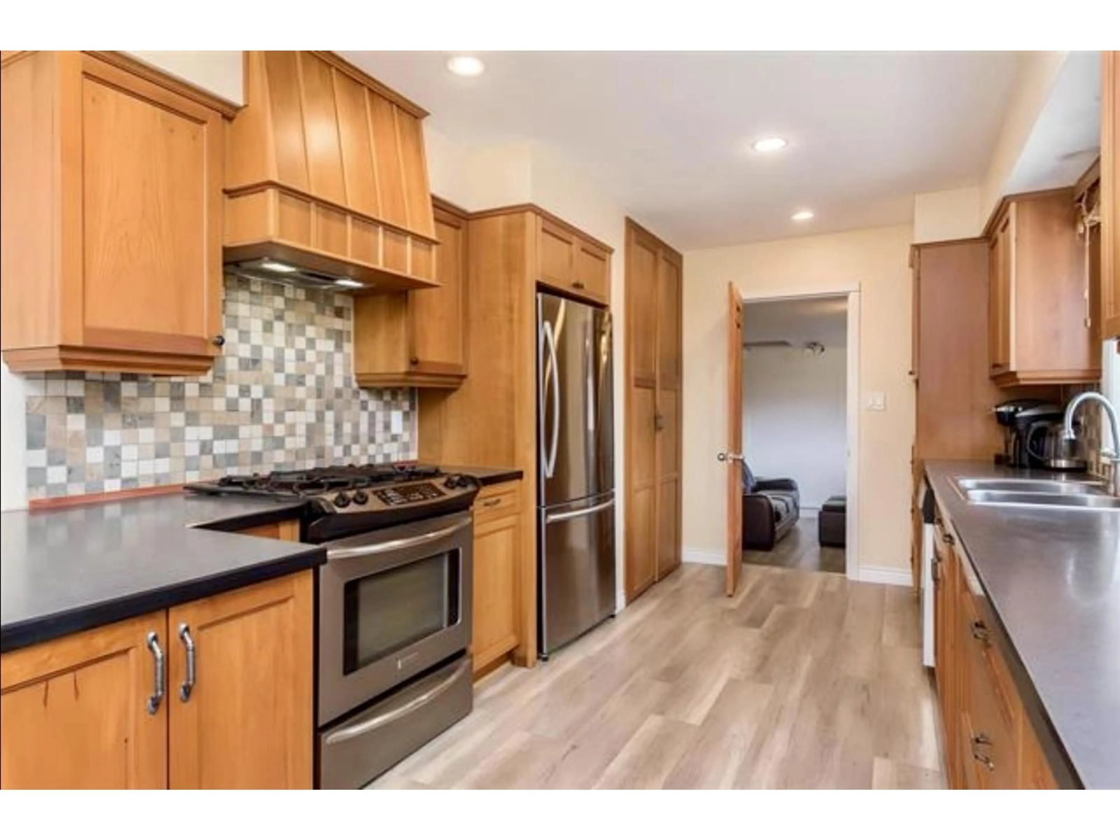 Open concept kitchen, unknown for 7413 LEARY CRESCENT, Chilliwack British Columbia V2R1K3